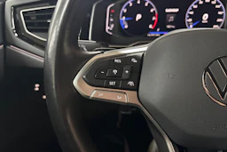 harmaa Volkswagen Taigo 2022 kuva 12.