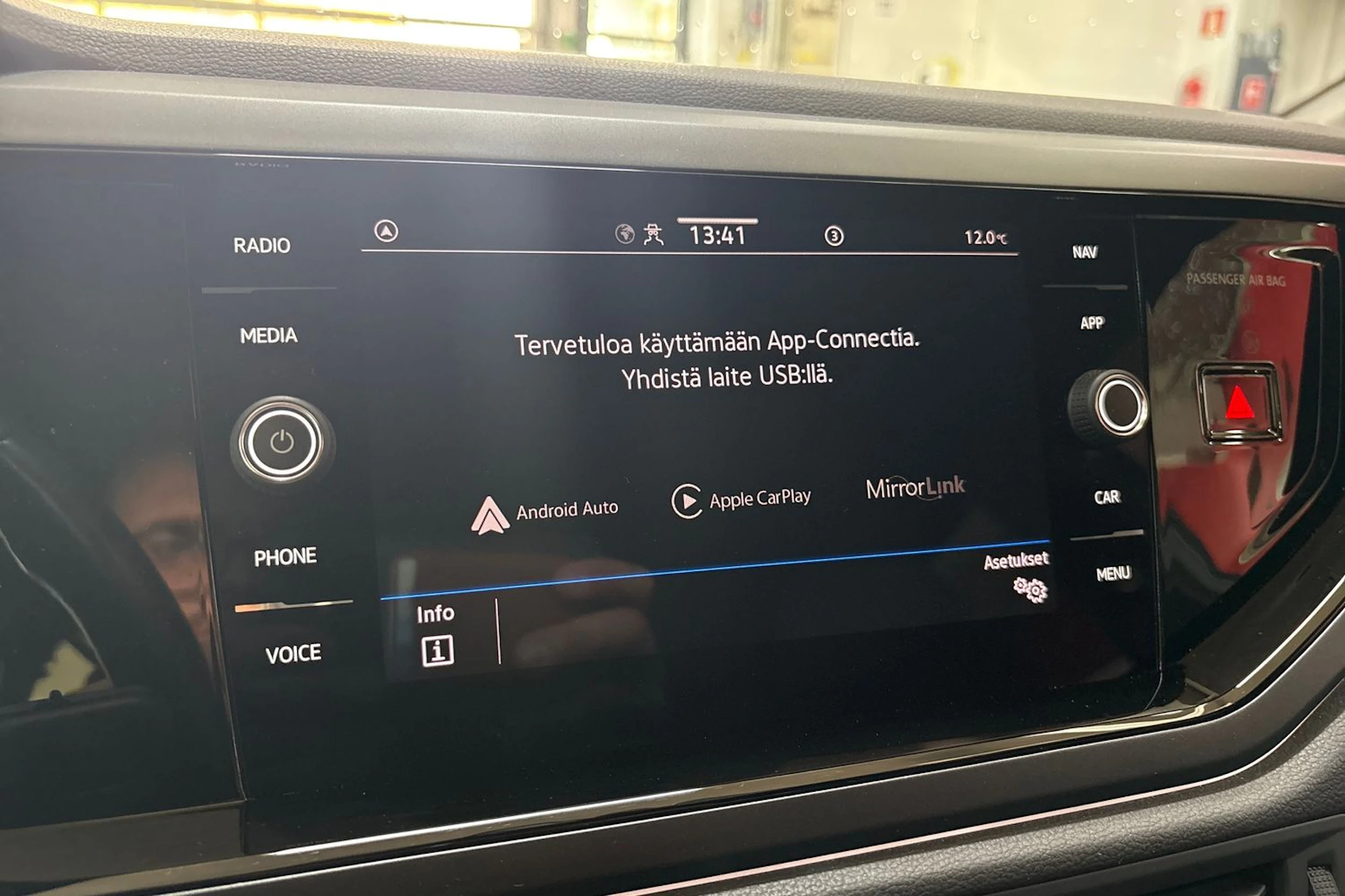 harmaa Volkswagen Taigo 2022 kuva 16.