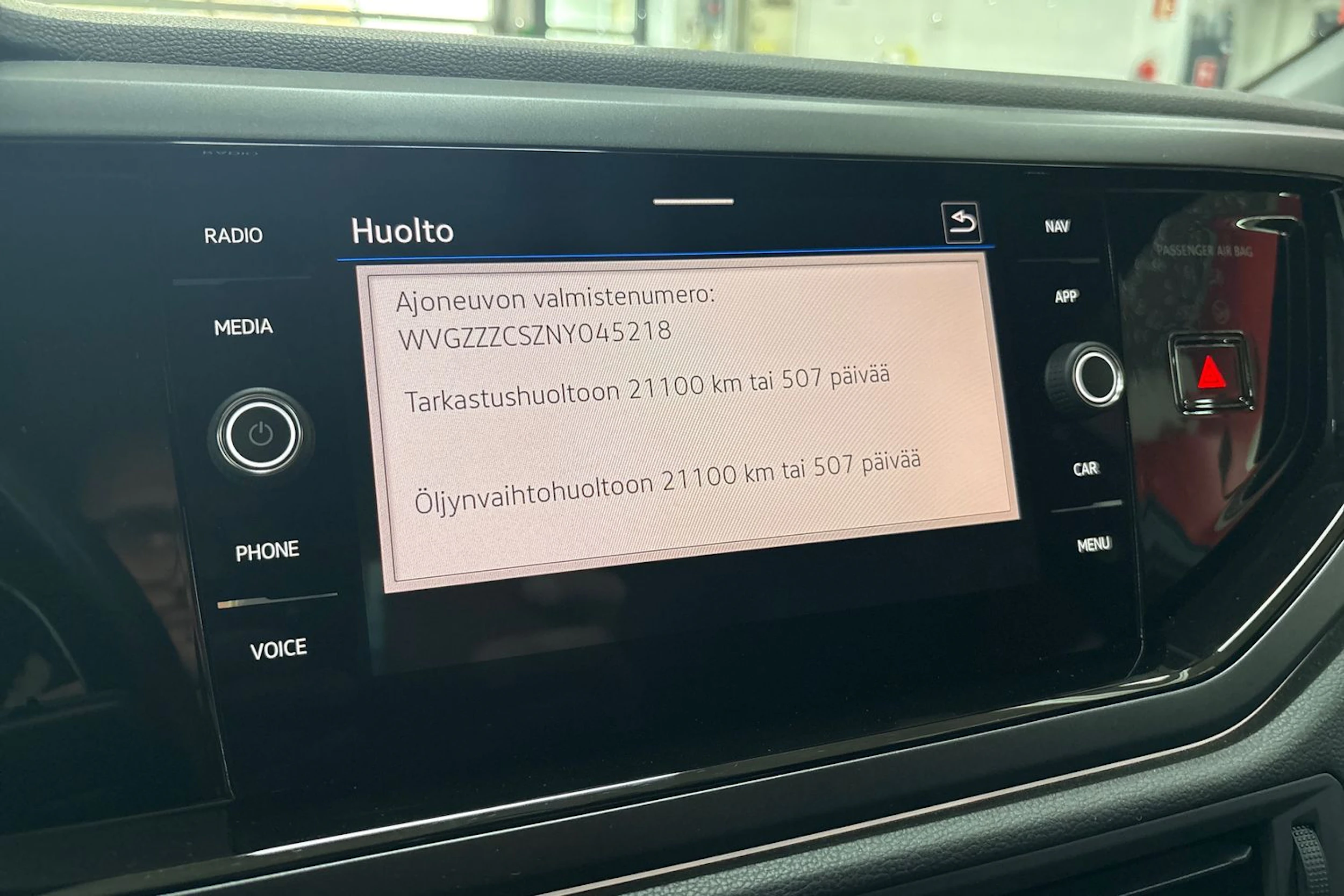 harmaa Volkswagen Taigo 2022 kuva 17.