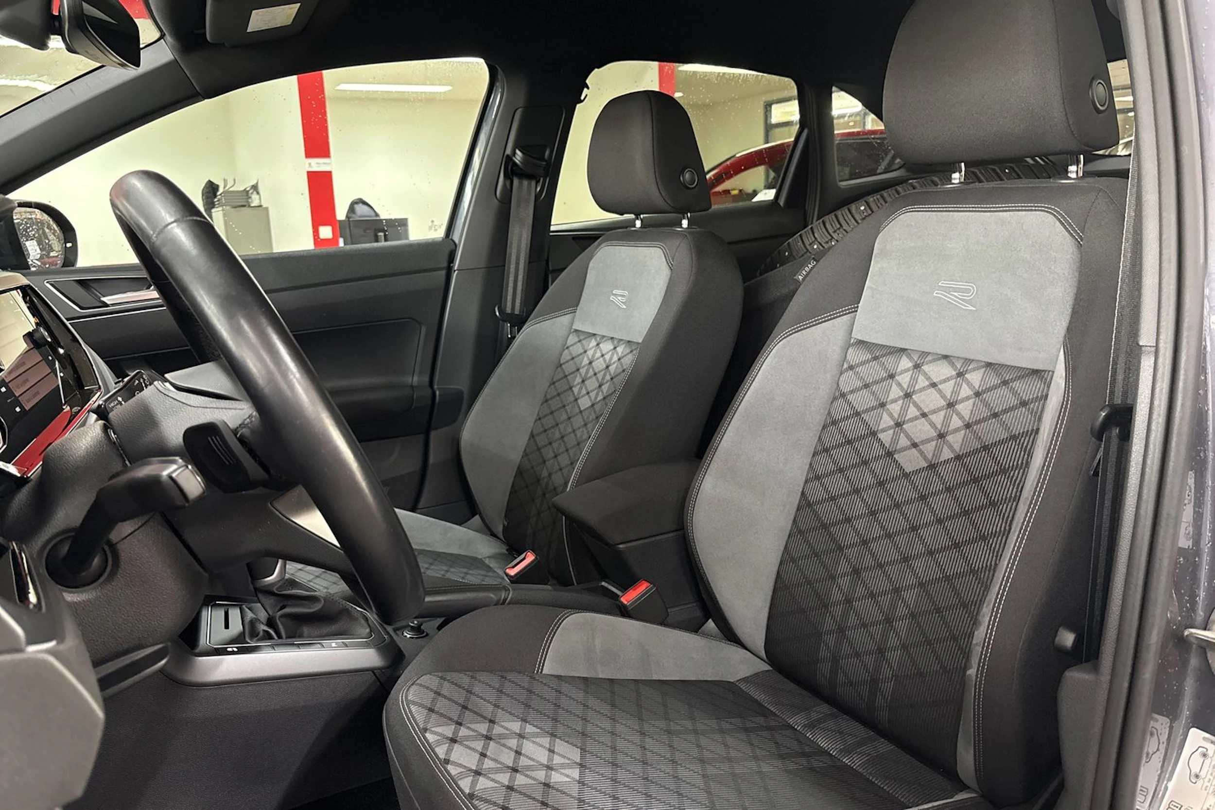harmaa Volkswagen Taigo 2022 kuva 20.