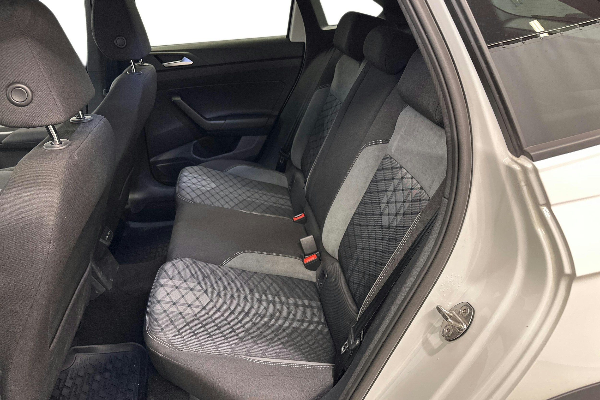 valkoinen Volkswagen Taigo 2022 kuva 10.