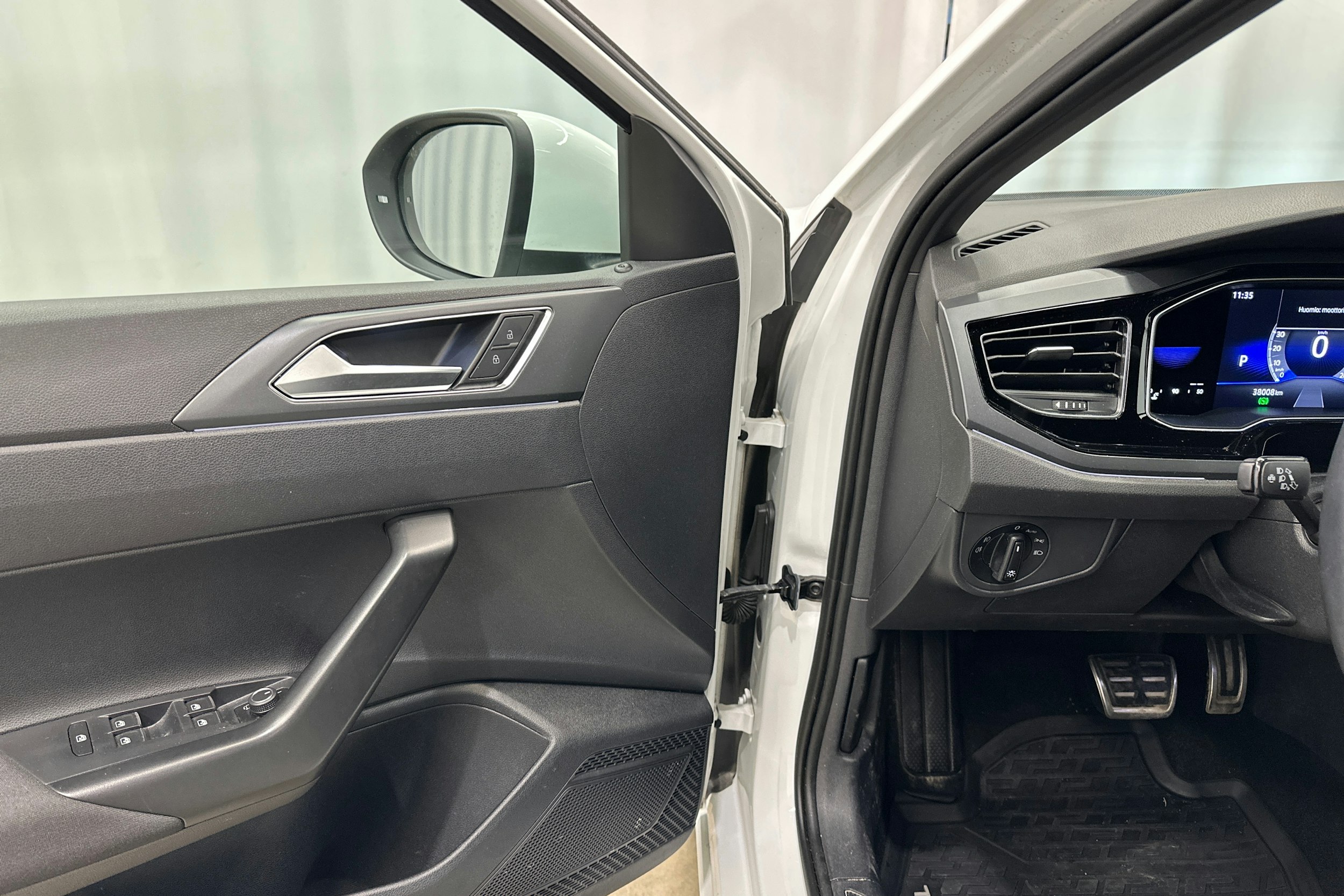 valkoinen Volkswagen Taigo 2022 kuva 14.