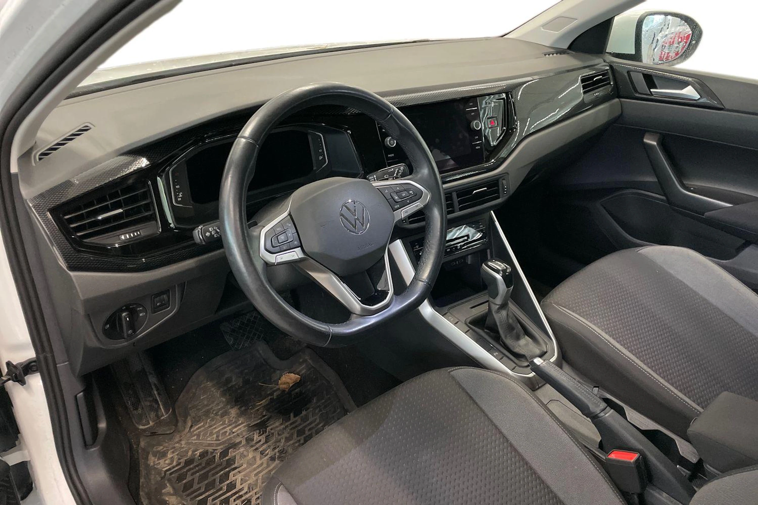 valkoinen Volkswagen Taigo 2022 kuva 3.