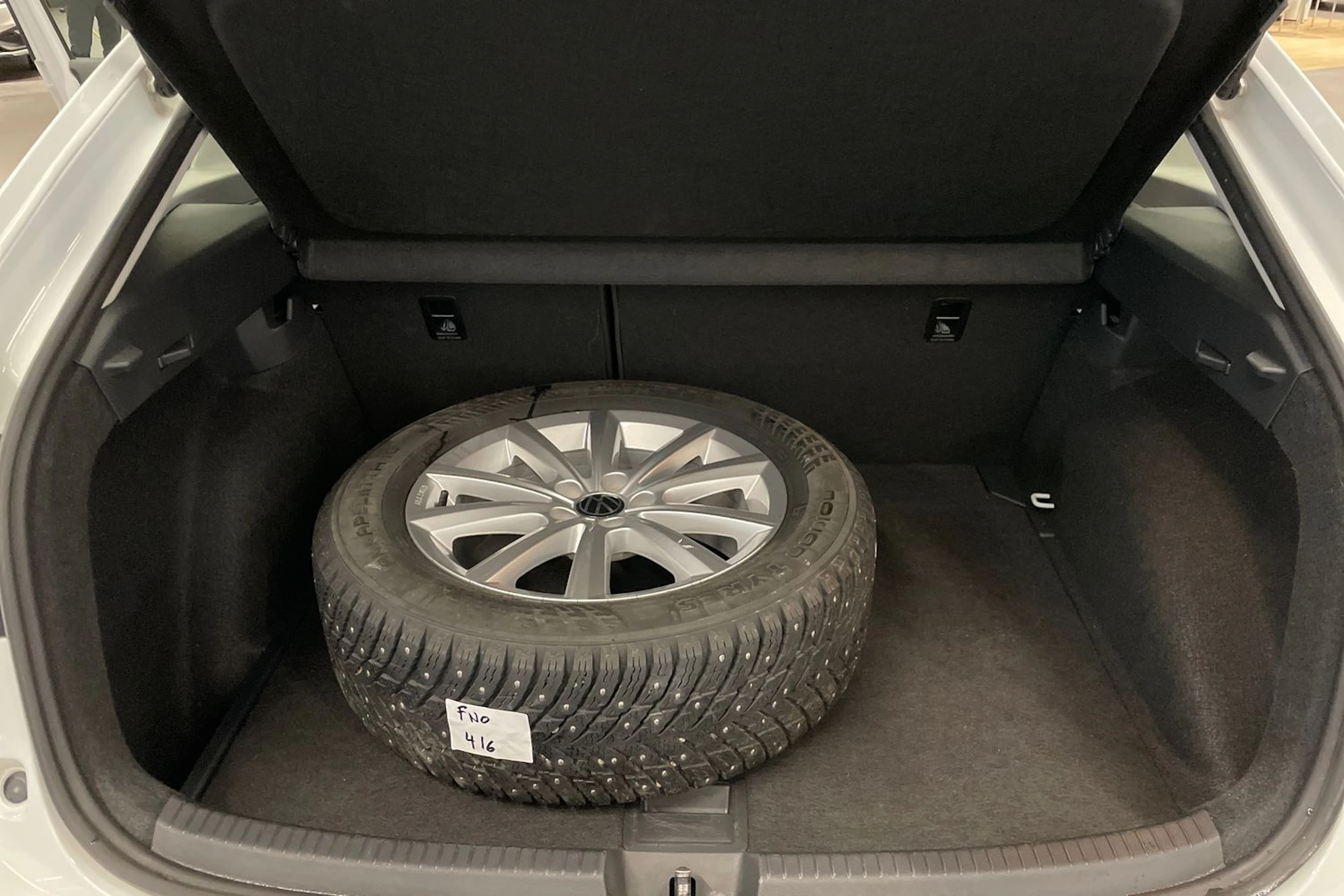 valkoinen Volkswagen Taigo 2022 kuva 16.