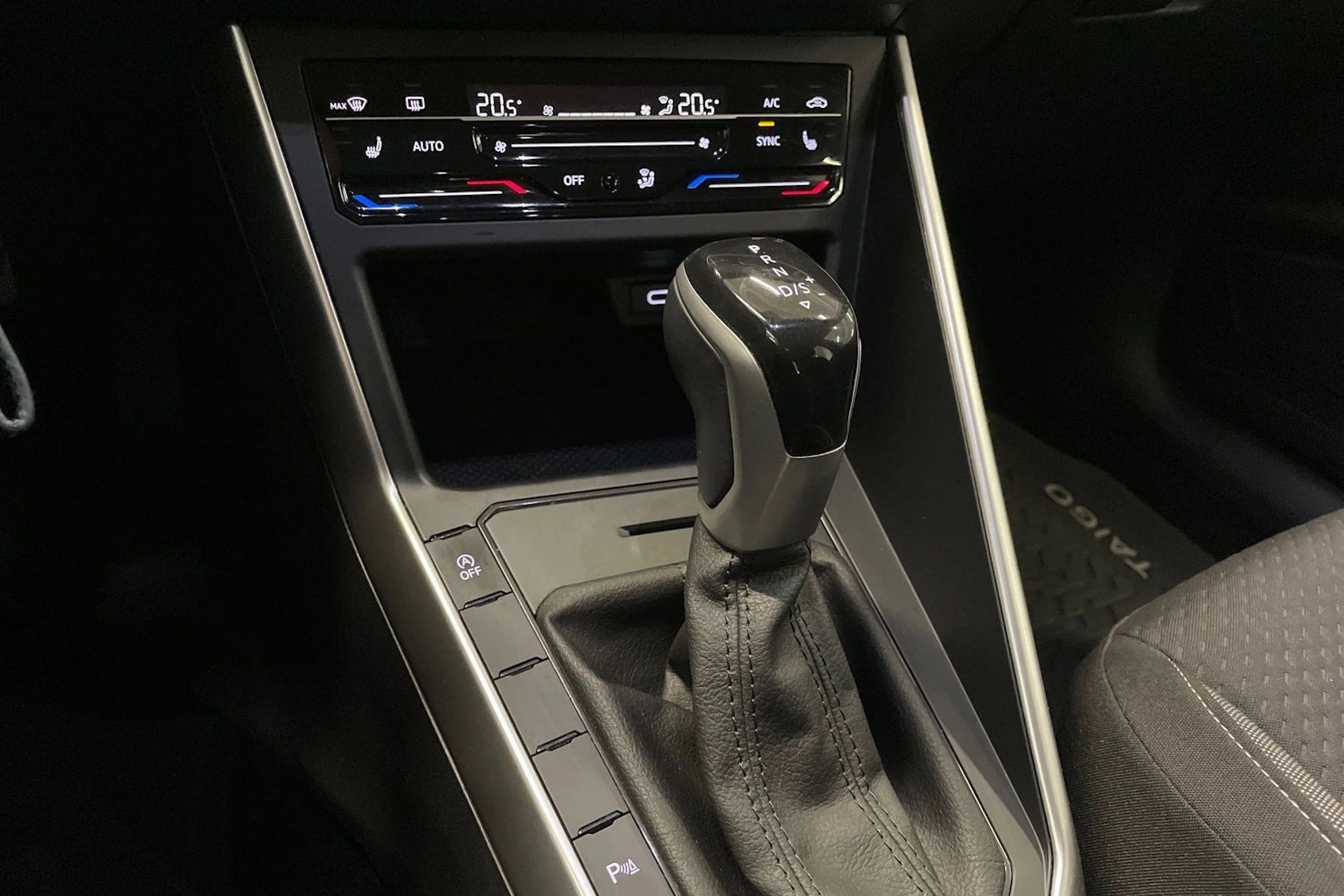 valkoinen Volkswagen Taigo 2022 kuva 18.