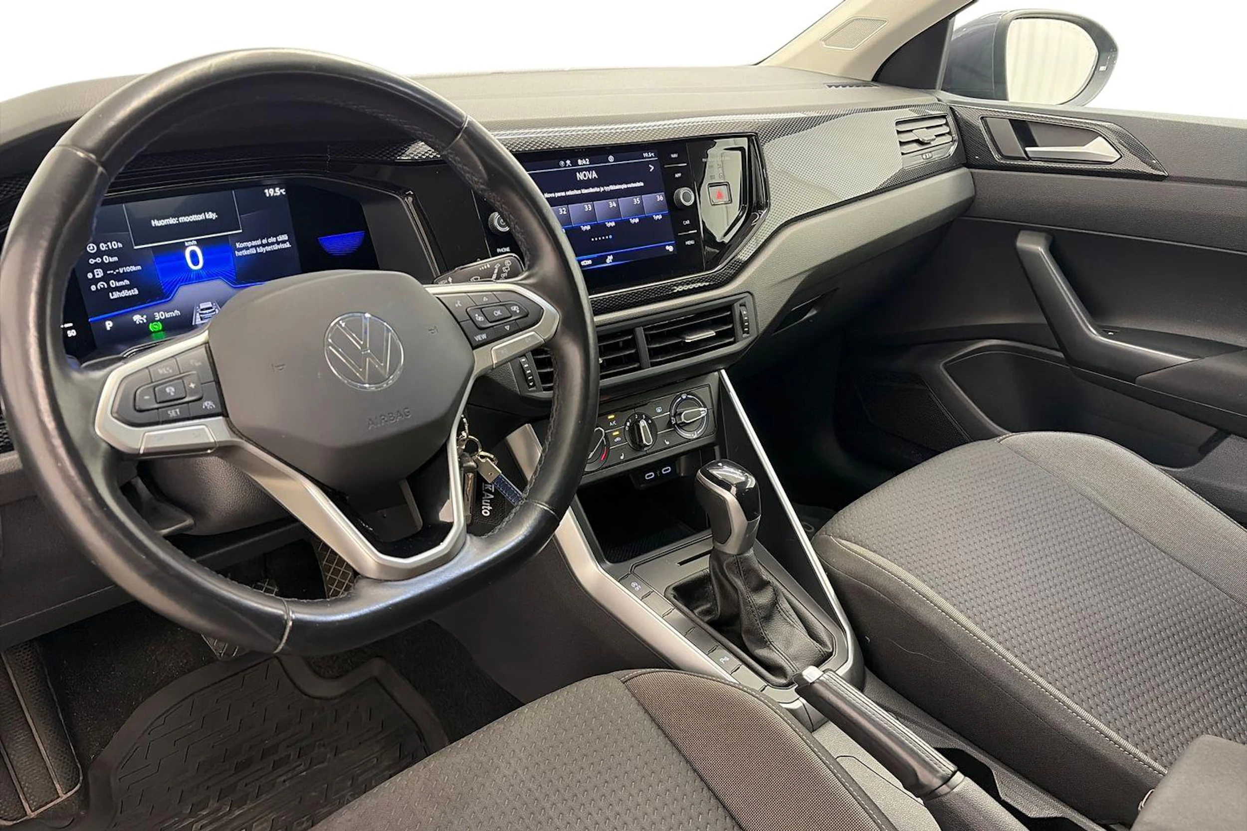 harmaa Volkswagen Taigo 2022 kuva 6.