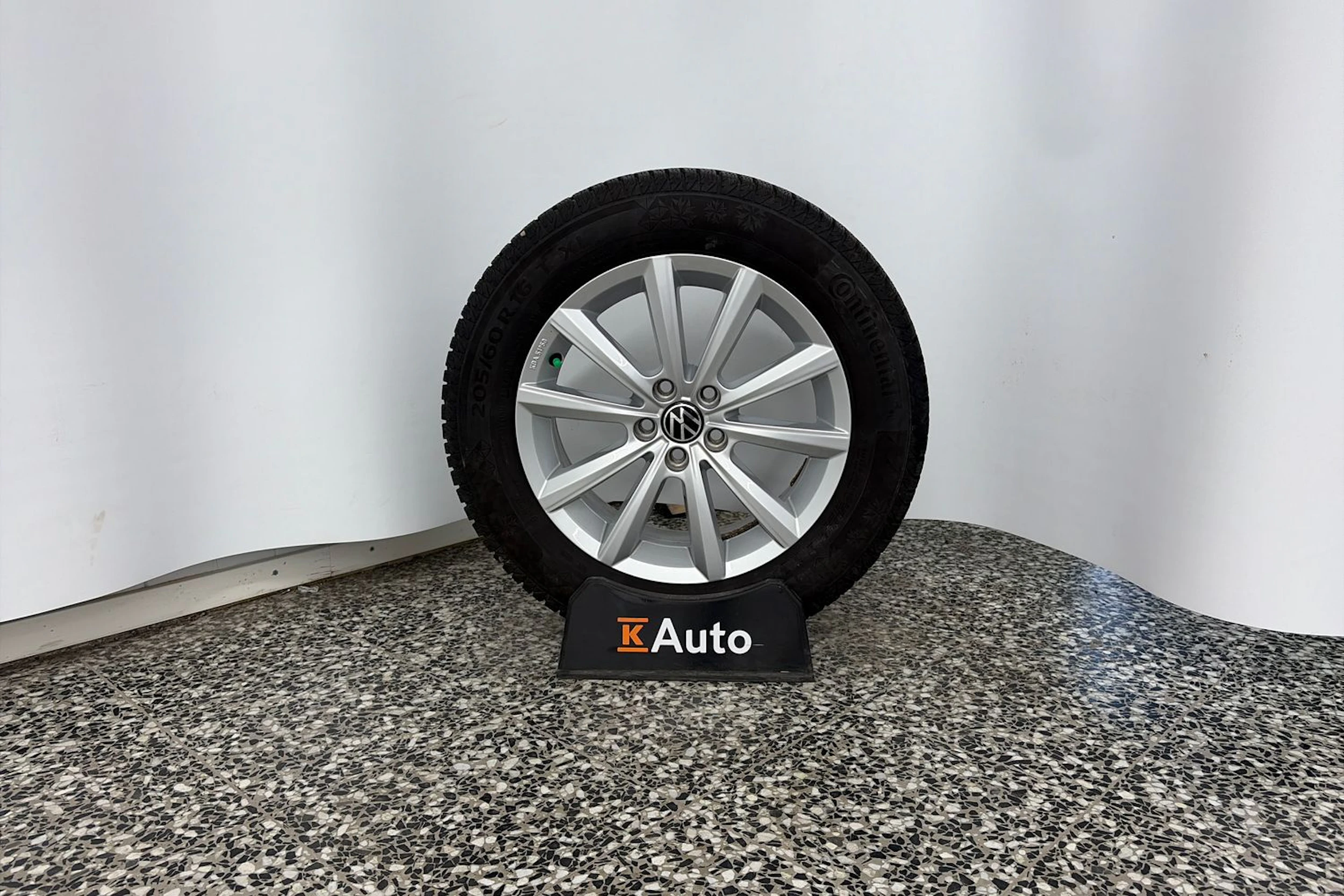 harmaa Volkswagen Taigo 2022 kuva 10.