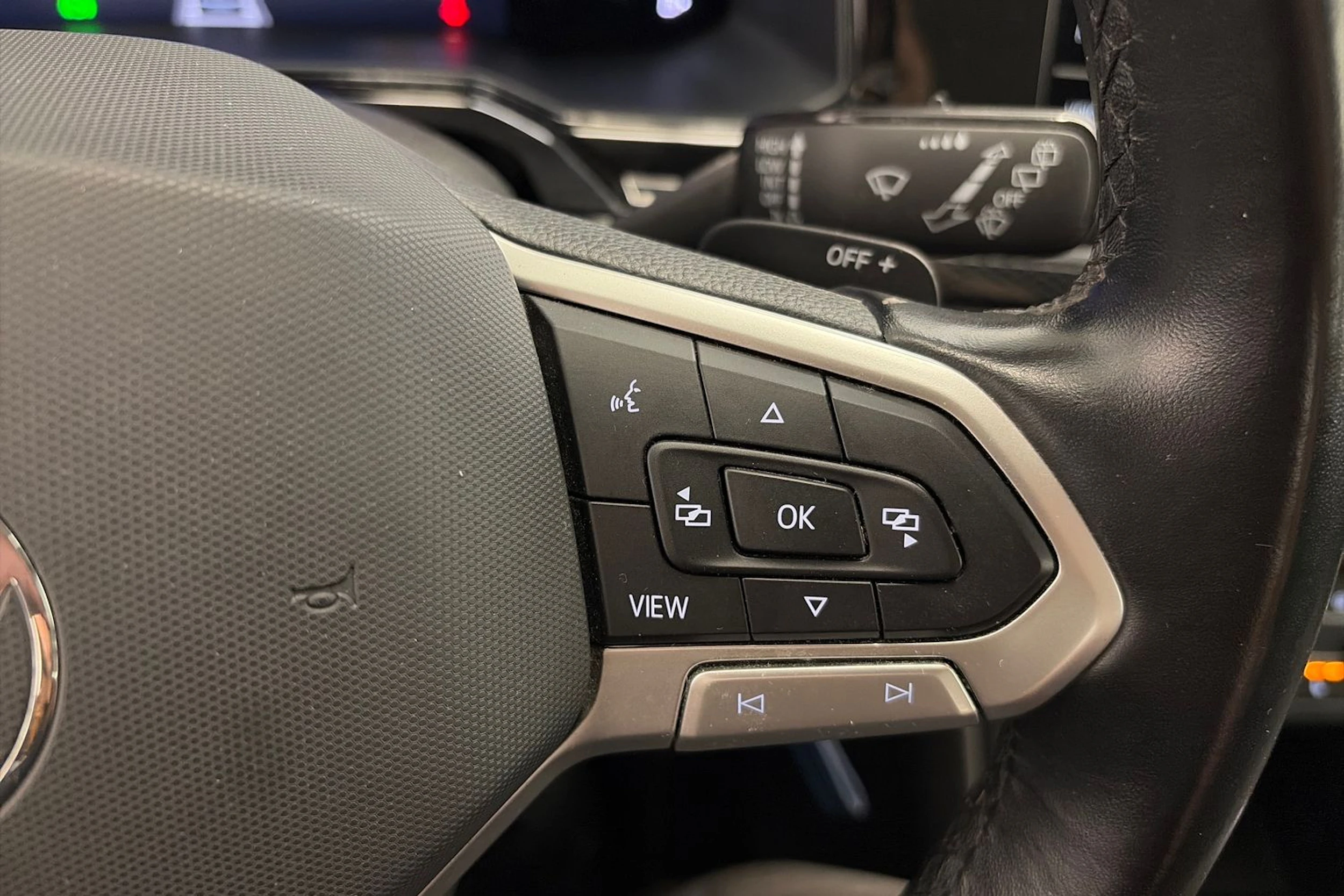 harmaa Volkswagen Taigo 2022 kuva 15.