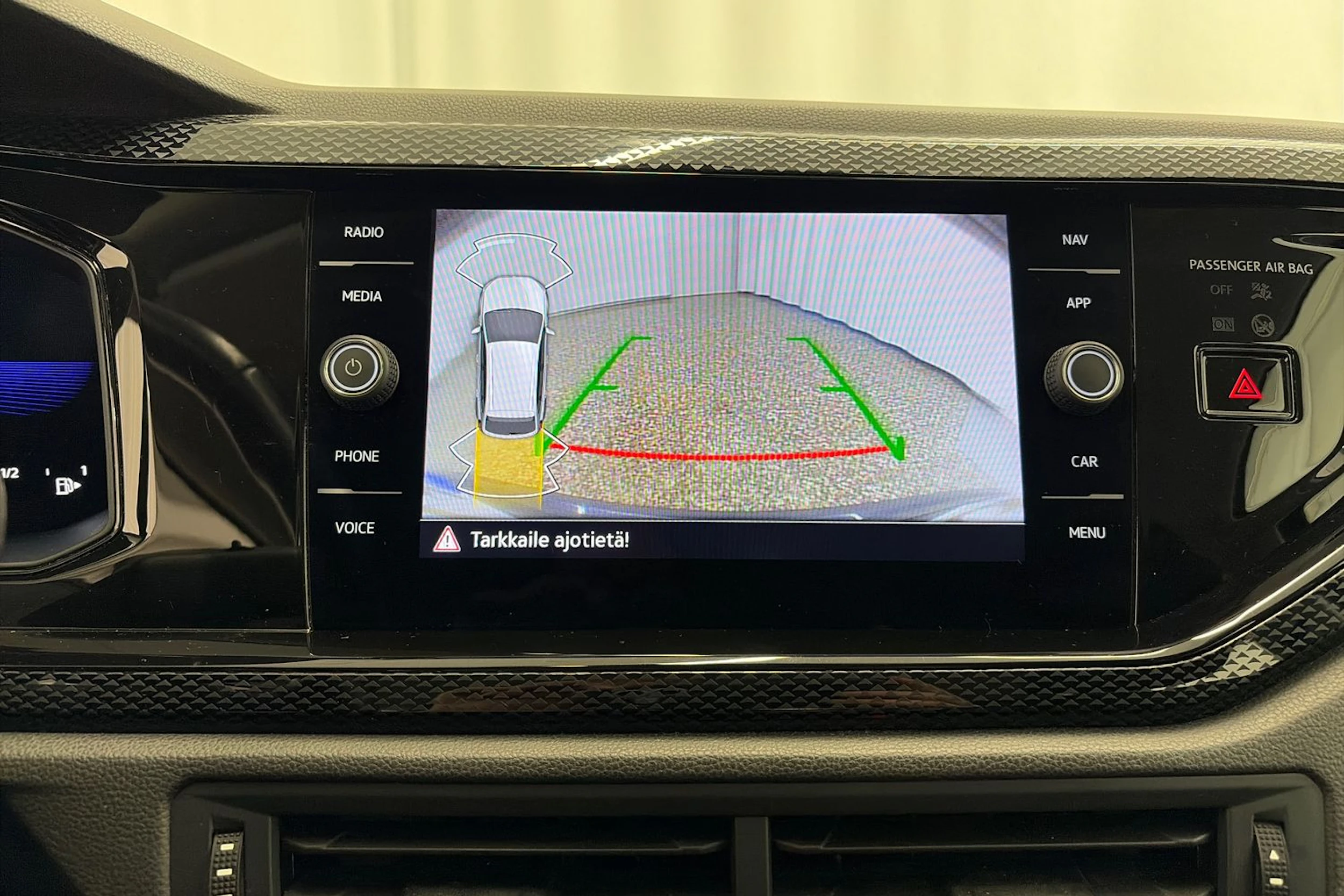 harmaa Volkswagen Taigo 2022 kuva 16.
