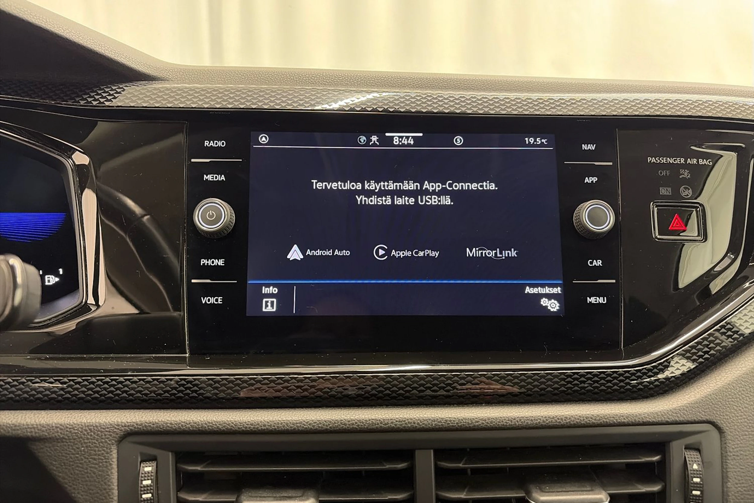 harmaa Volkswagen Taigo 2022 kuva 17.
