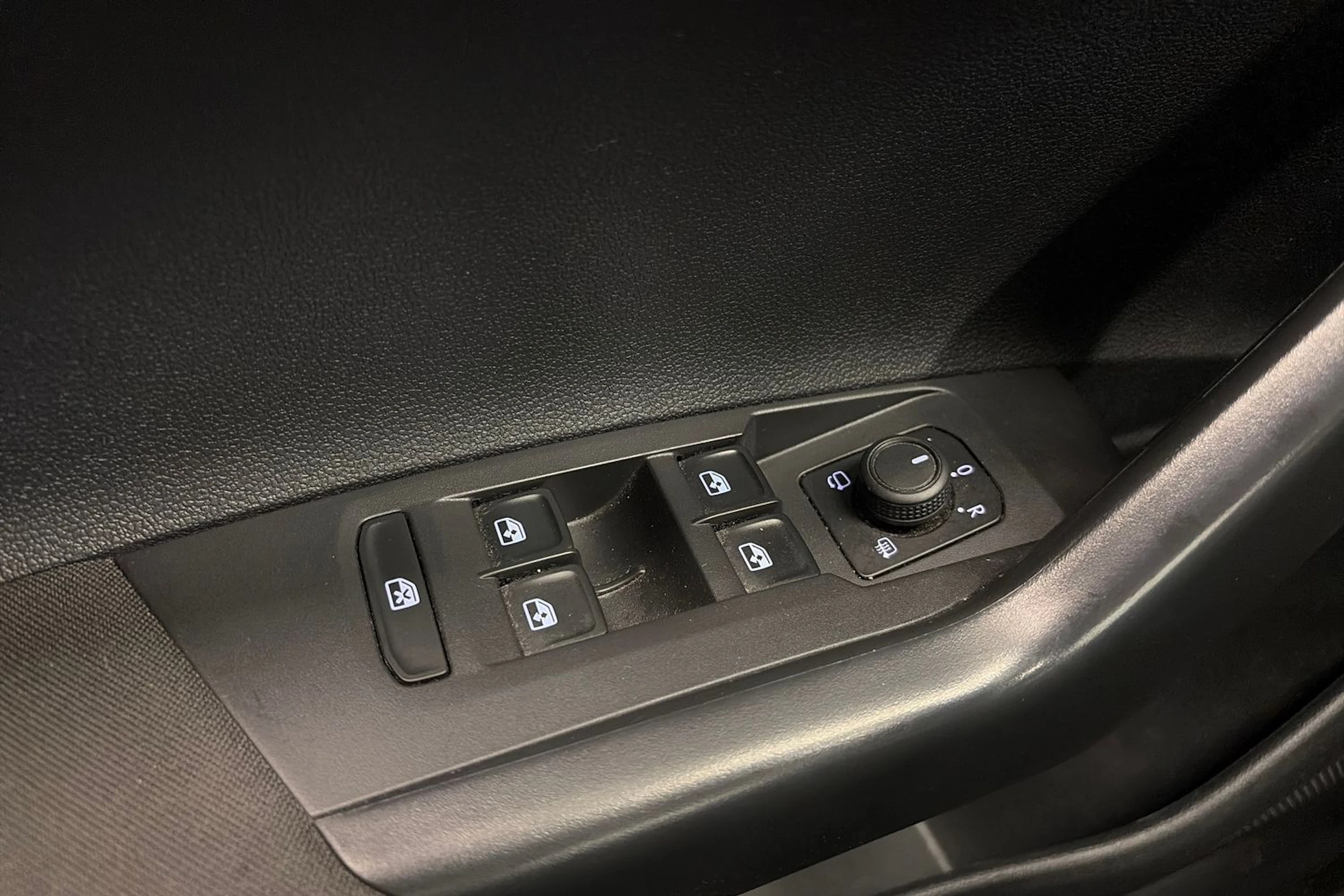 harmaa Volkswagen Taigo 2022 kuva 21.