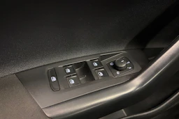harmaa Volkswagen Taigo 2022 kuva 21.
