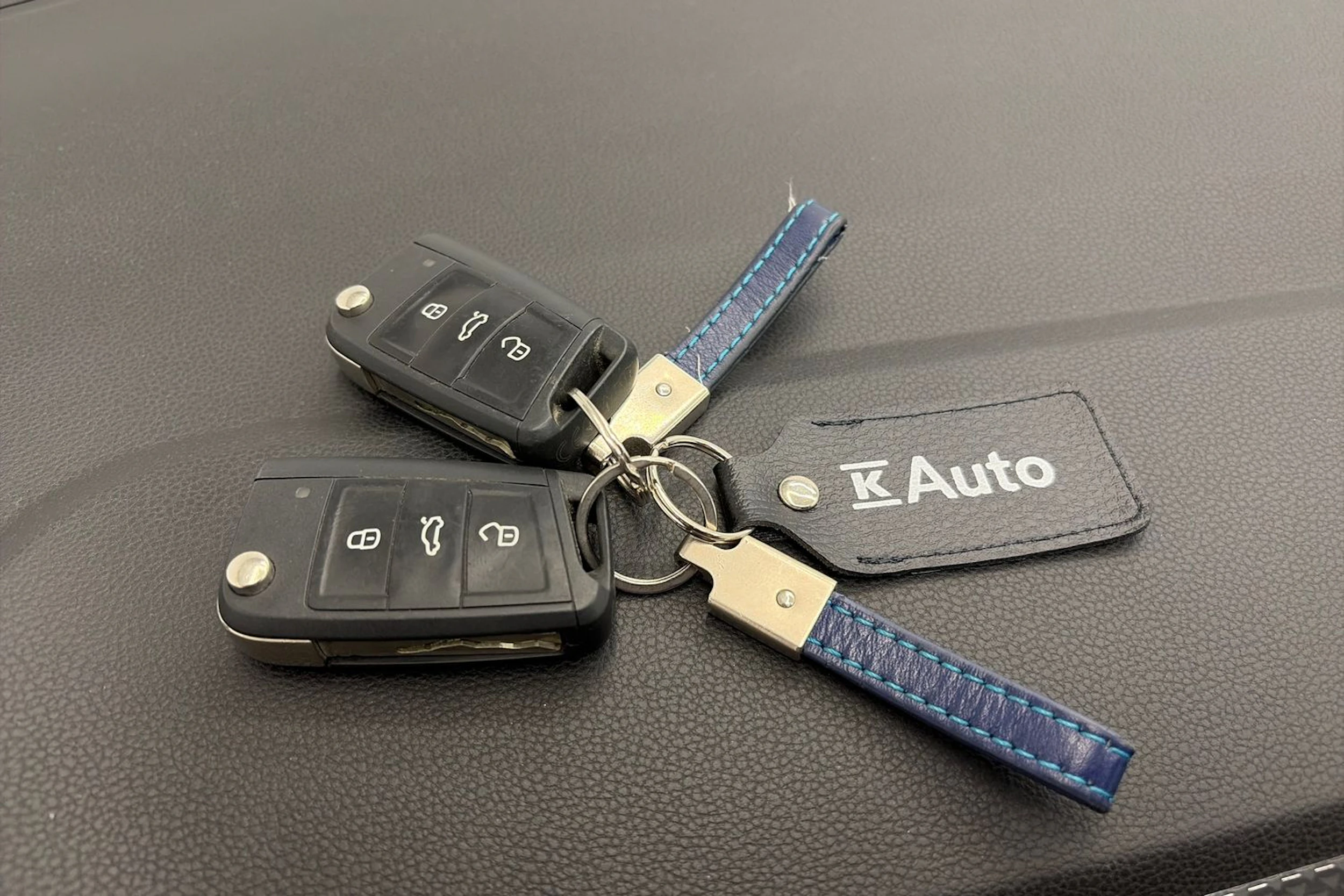 harmaa Volkswagen Taigo 2022 kuva 22.