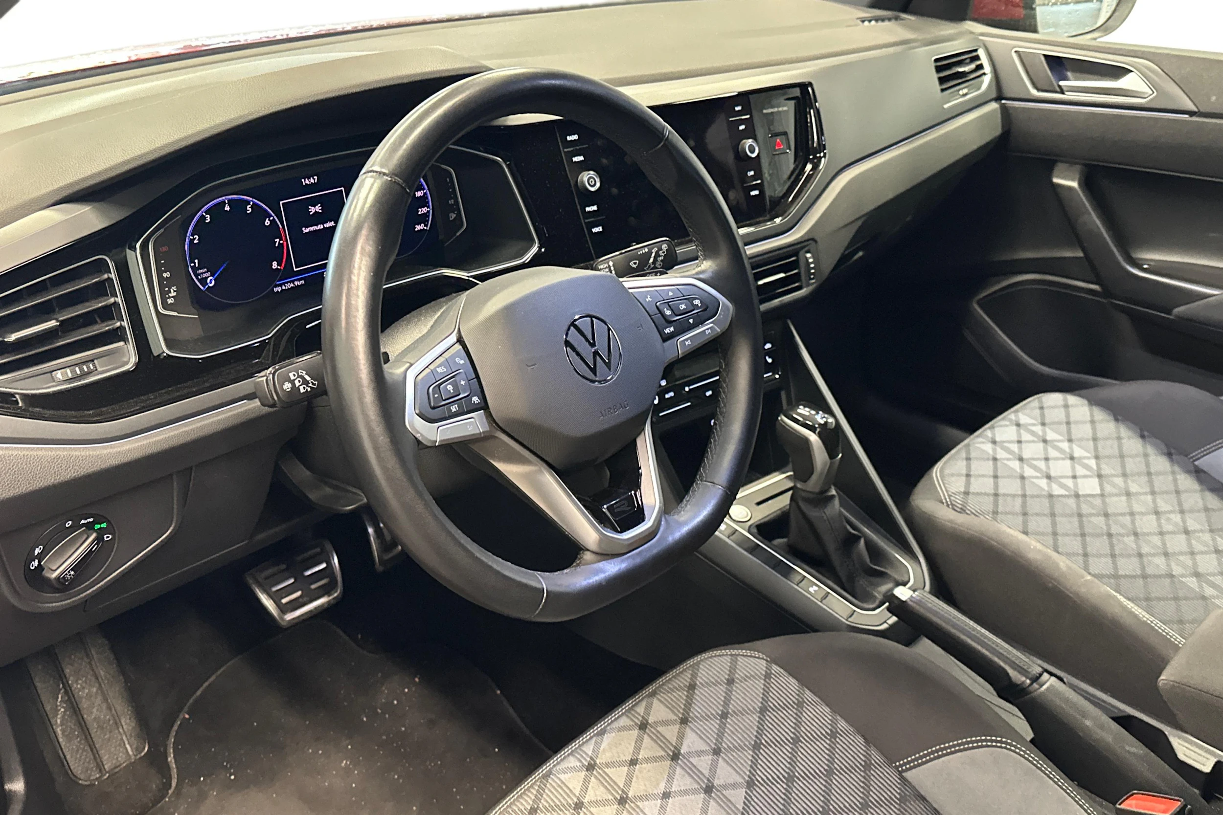 punainen Volkswagen Taigo 2022 kuva 3.