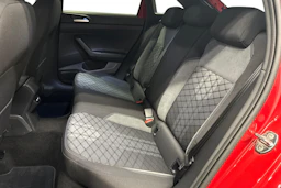 punainen Volkswagen Taigo 2022 kuva 8.