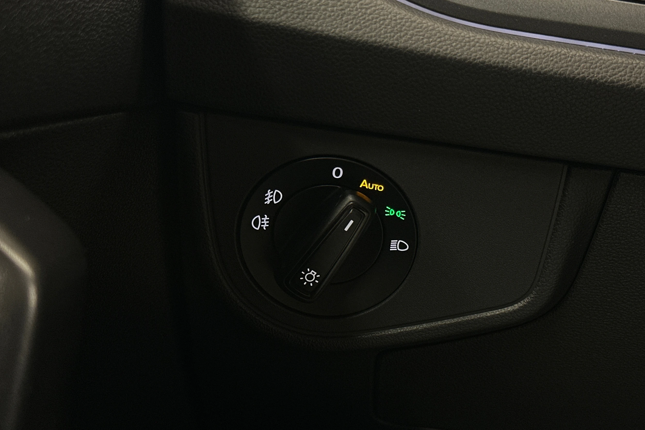 punainen Volkswagen Taigo 2022 kuva 14.