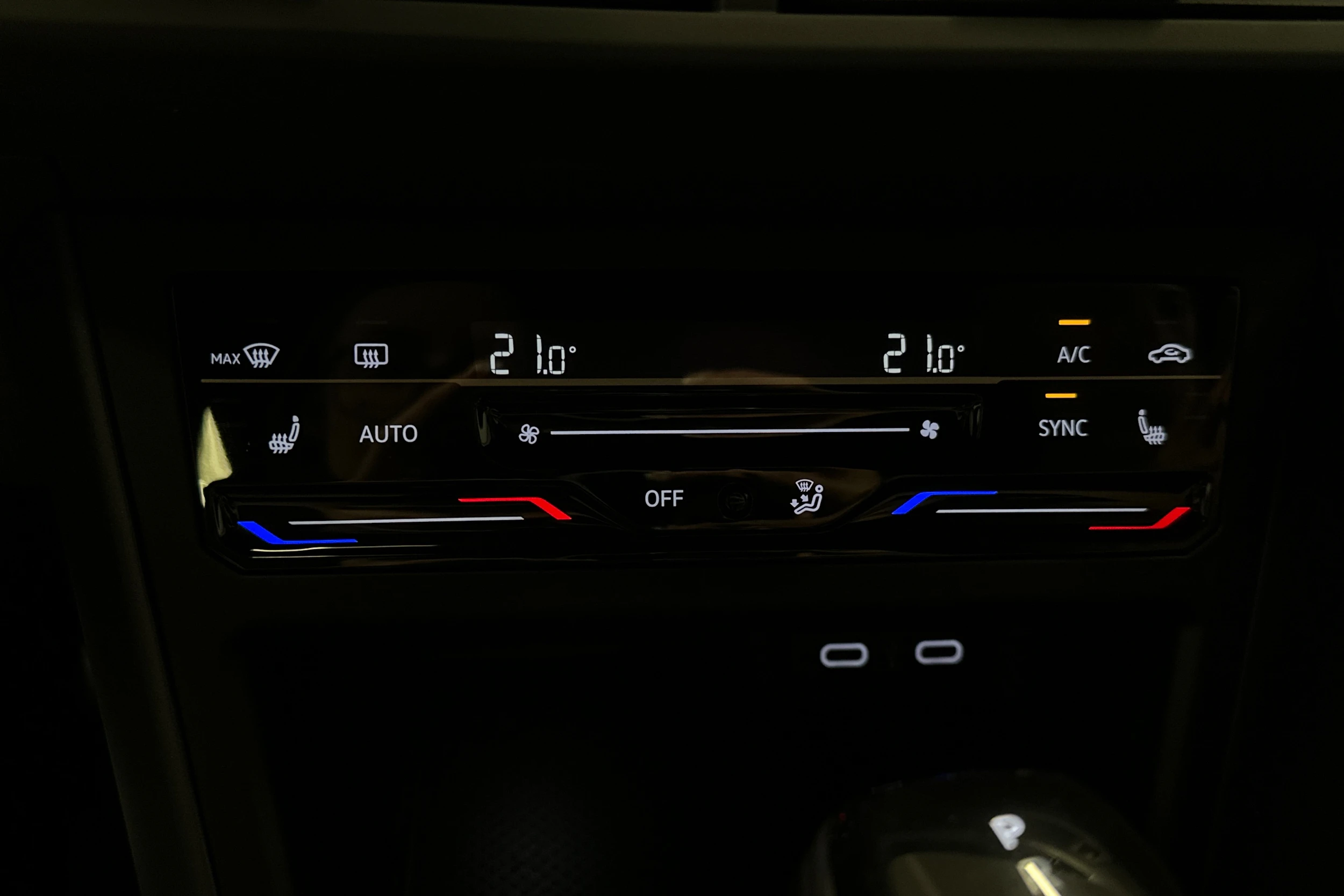 punainen Volkswagen Taigo 2022 kuva 24.