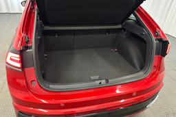 punainen Volkswagen Taigo 2022 kuva 27.