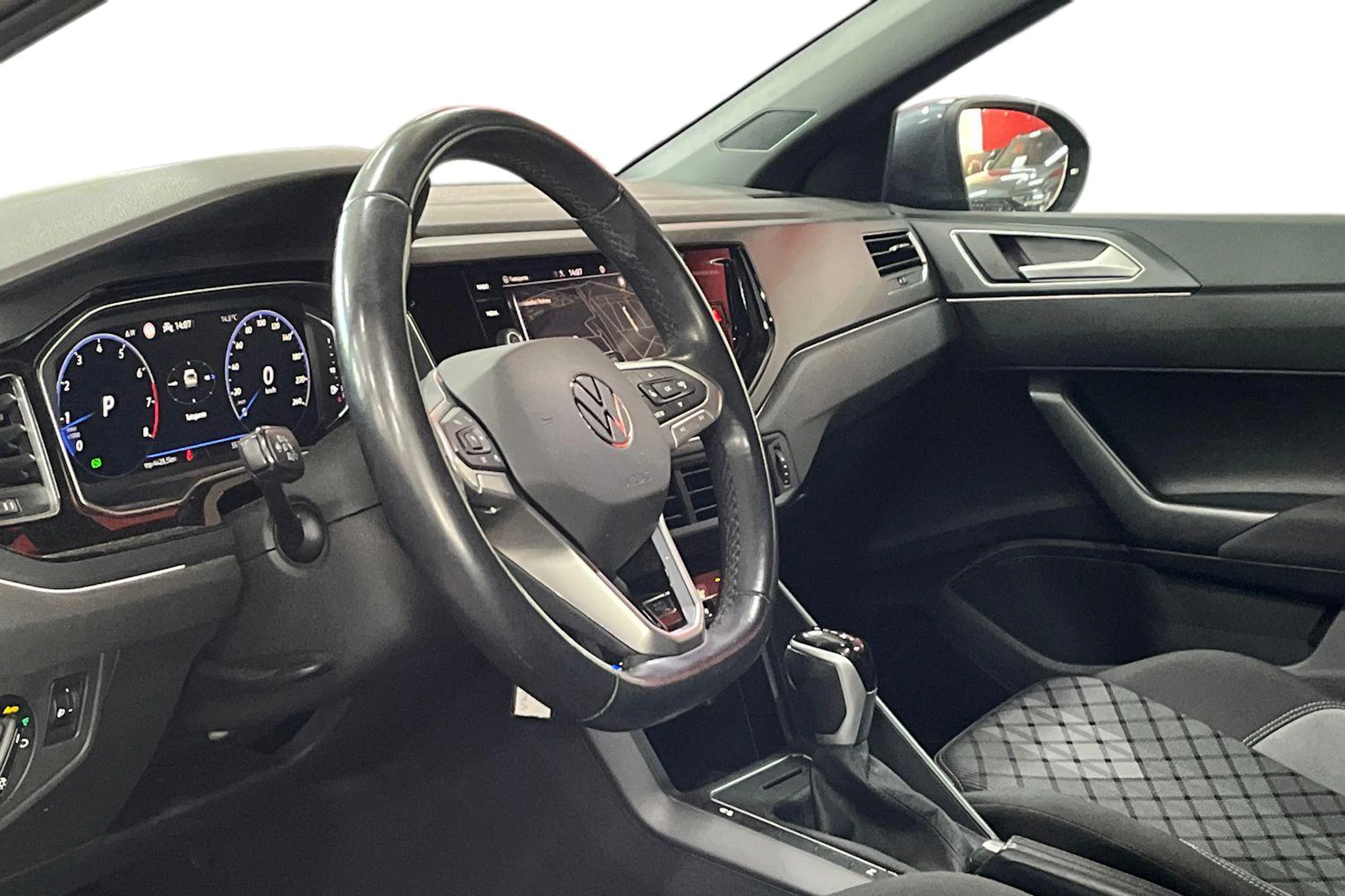 Harmaa Volkswagen Taigo 2022 kuva 8.
