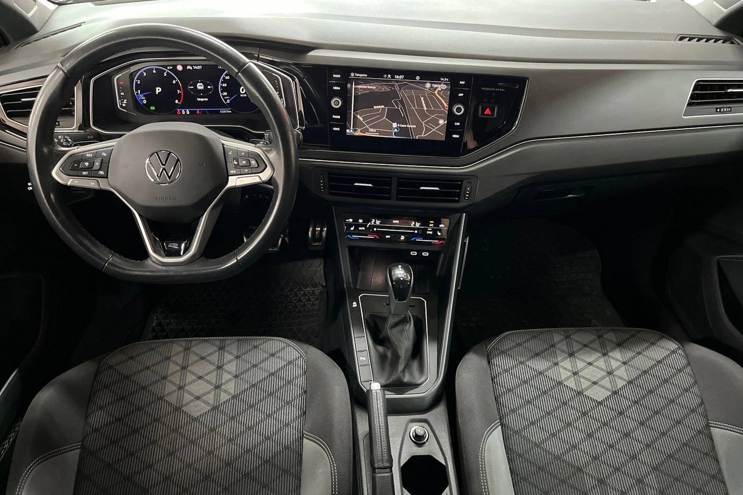 Harmaa Volkswagen Taigo 2022 kuva 9.