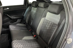 Harmaa Volkswagen Taigo 2022 kuva 11.