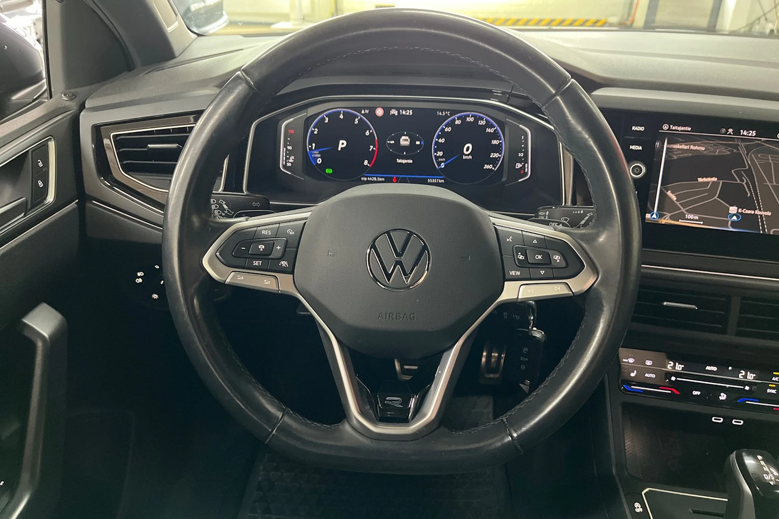 Harmaa Volkswagen Taigo 2022 kuva 17.