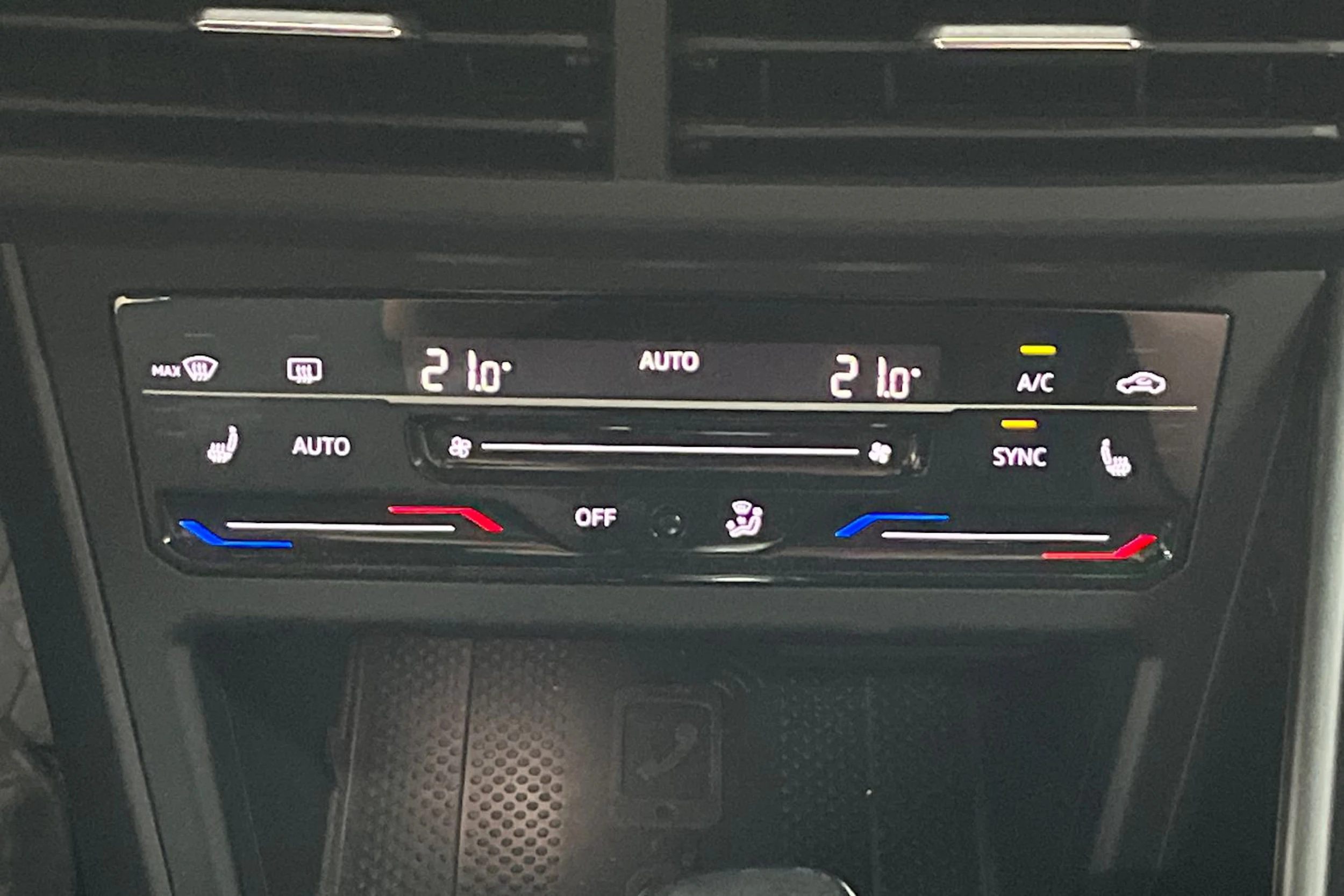 Harmaa Volkswagen Taigo 2022 kuva 21.