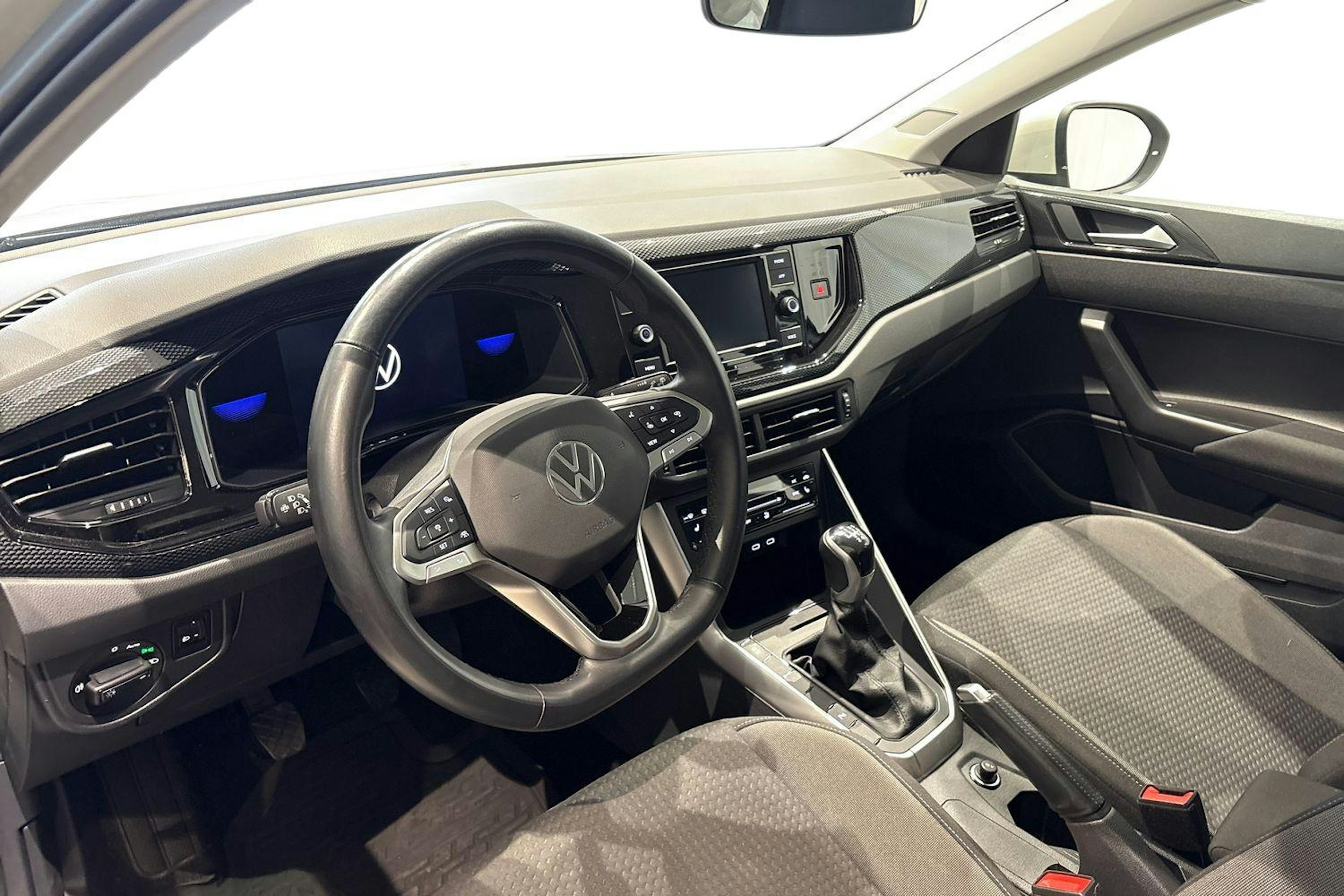 harmaa Volkswagen Taigo 2022 kuva 7.