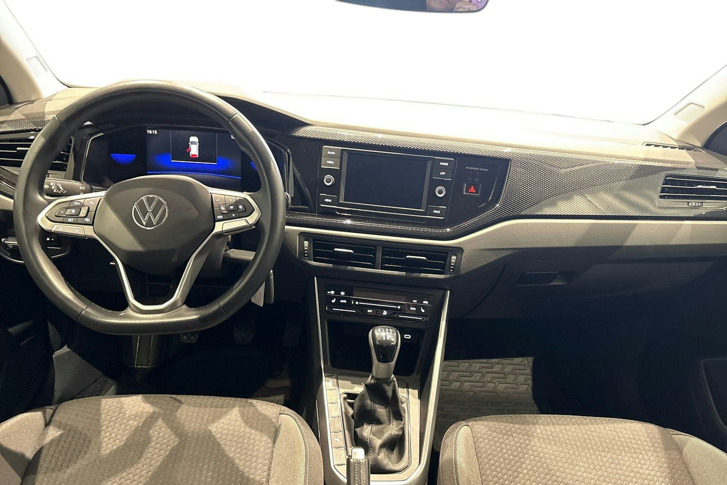harmaa Volkswagen Taigo 2022 kuva 9.