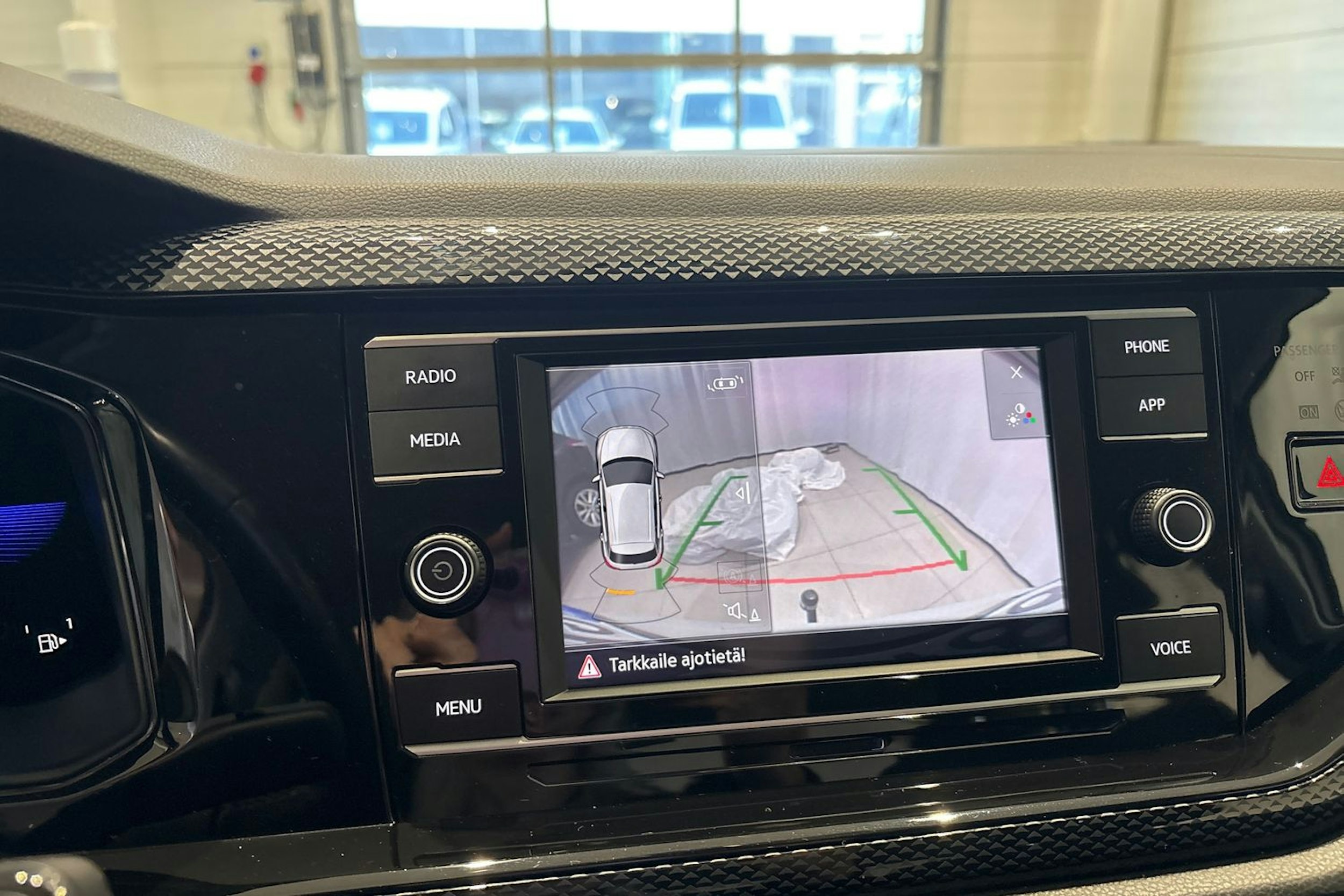 harmaa Volkswagen Taigo 2022 kuva 15.