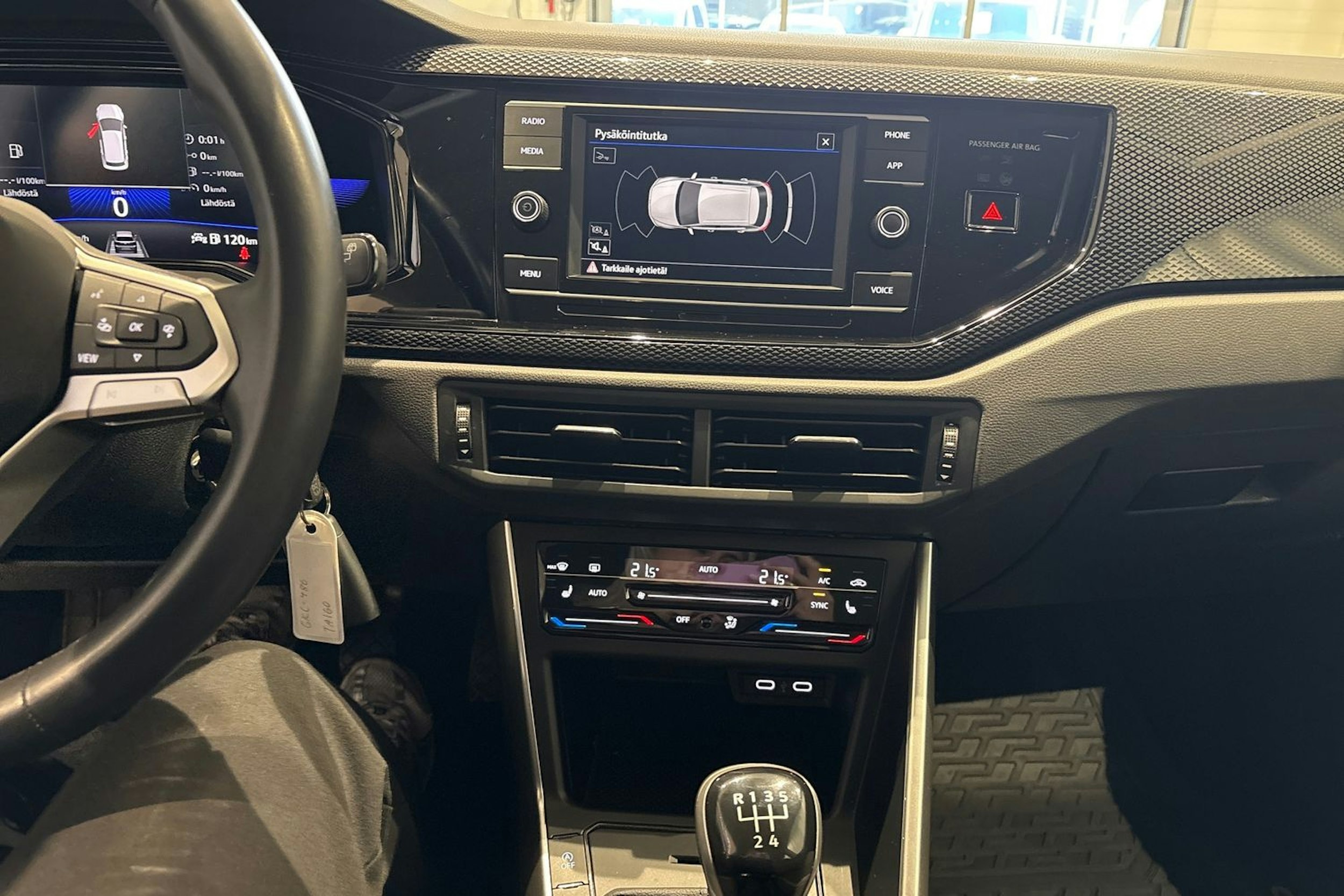 harmaa Volkswagen Taigo 2022 kuva 16.