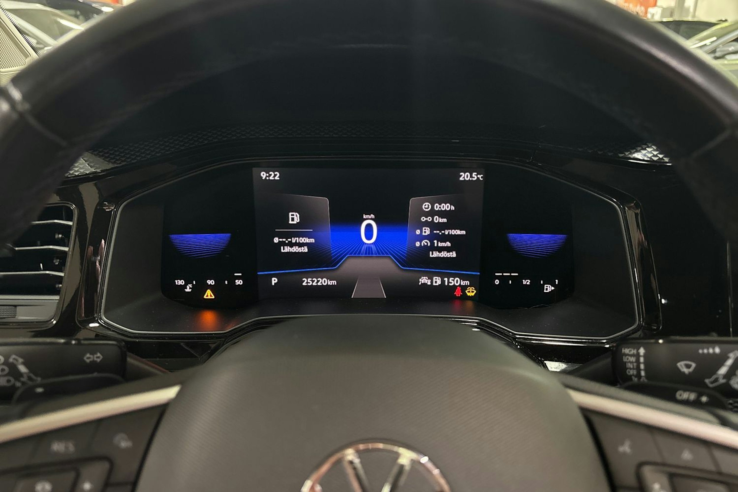 musta Volkswagen Taigo 2022 kuva 16.