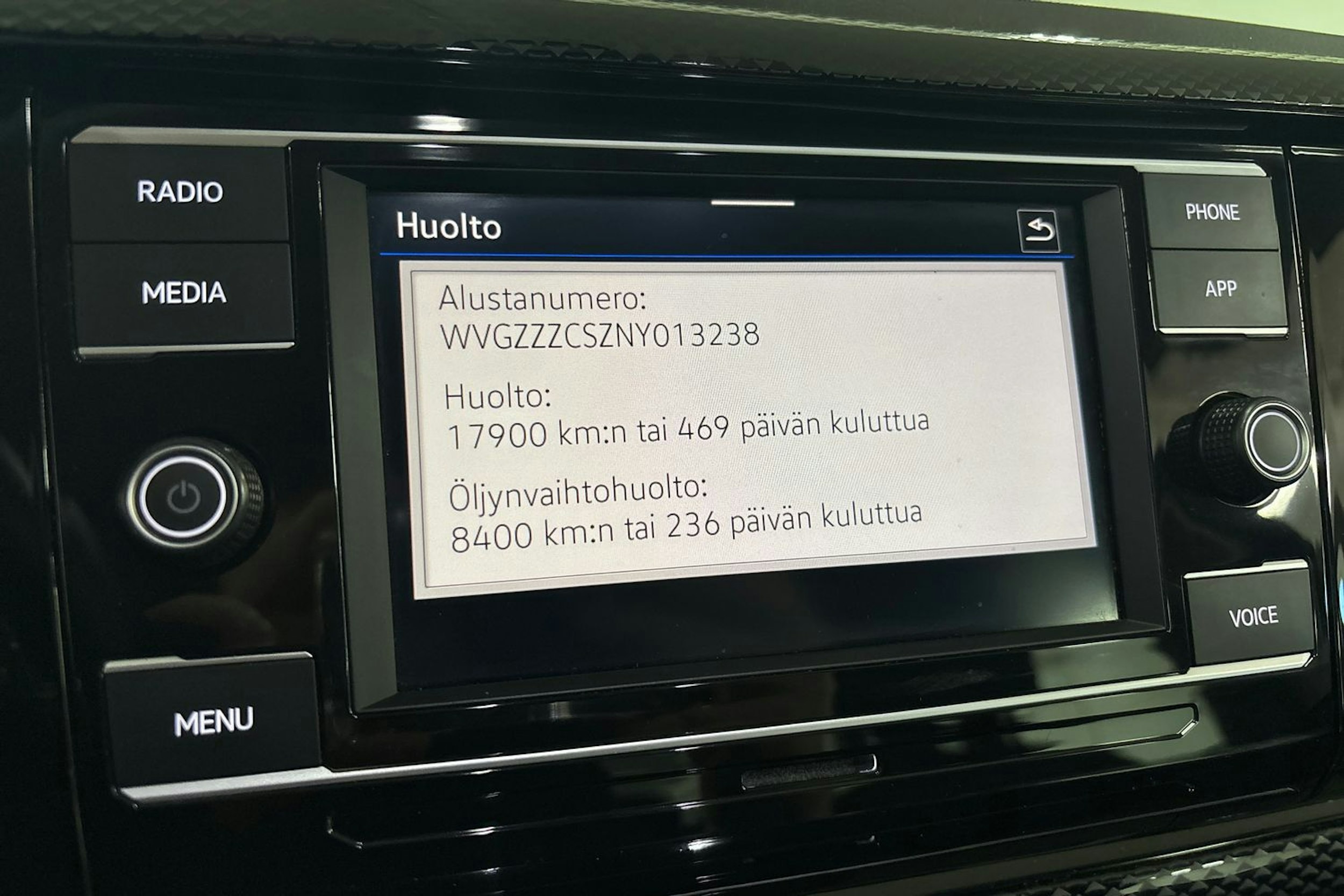 musta Volkswagen Taigo 2022 kuva 18.