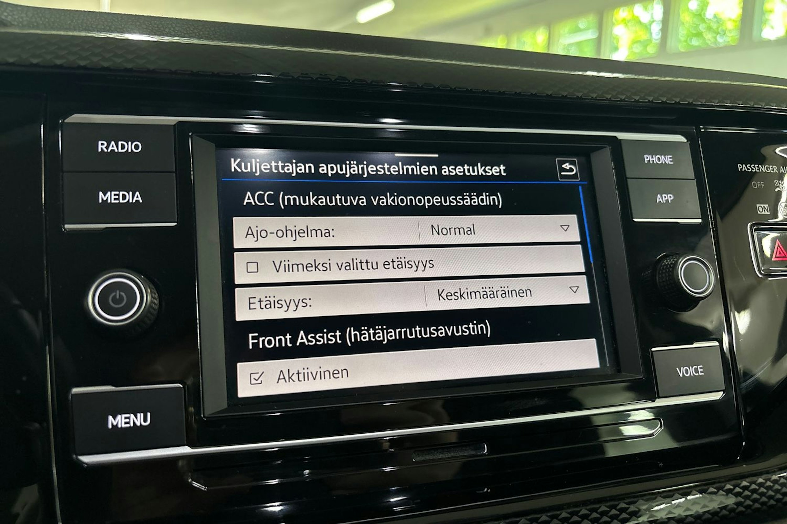 musta Volkswagen Taigo 2022 kuva 19.