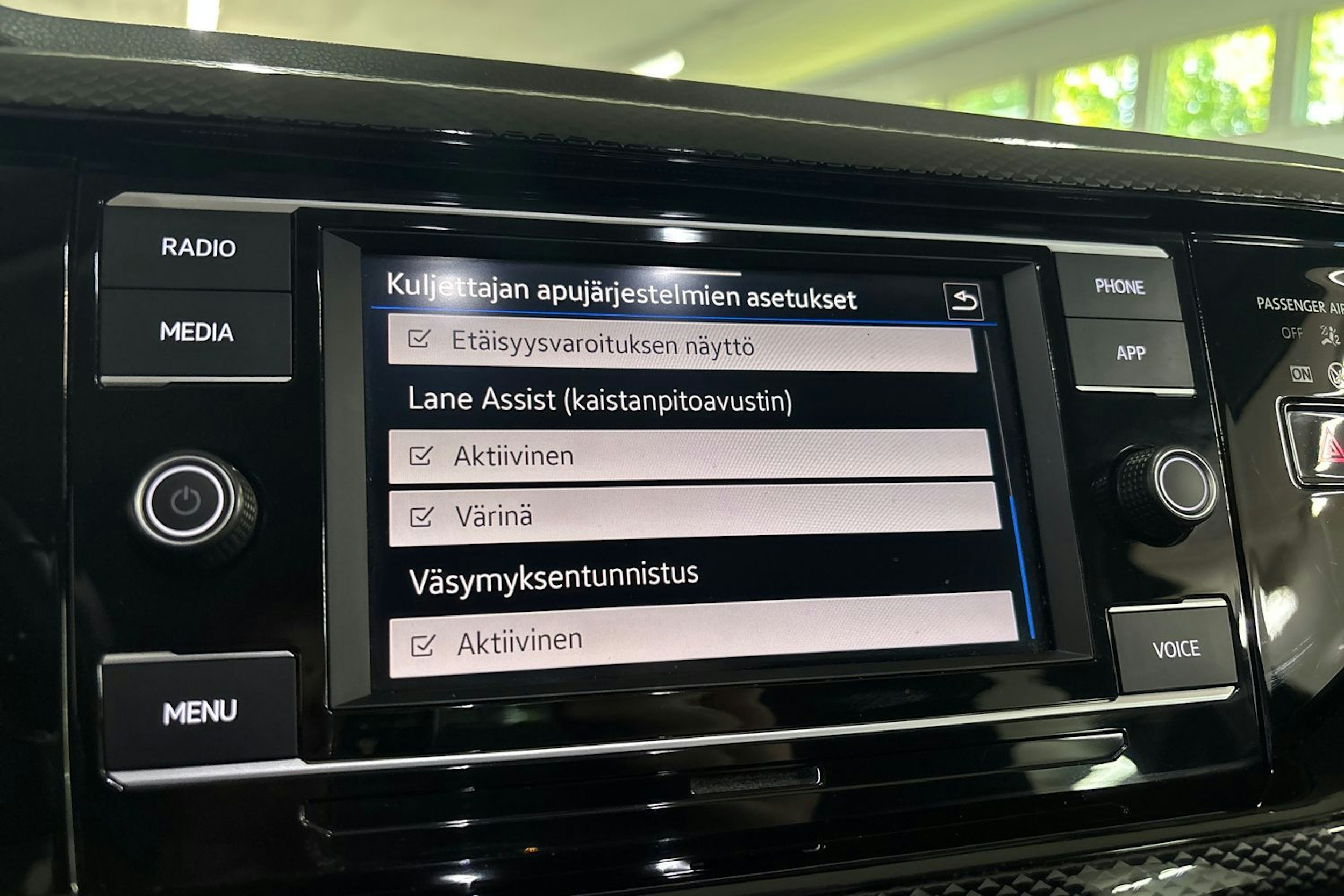 musta Volkswagen Taigo 2022 kuva 20.
