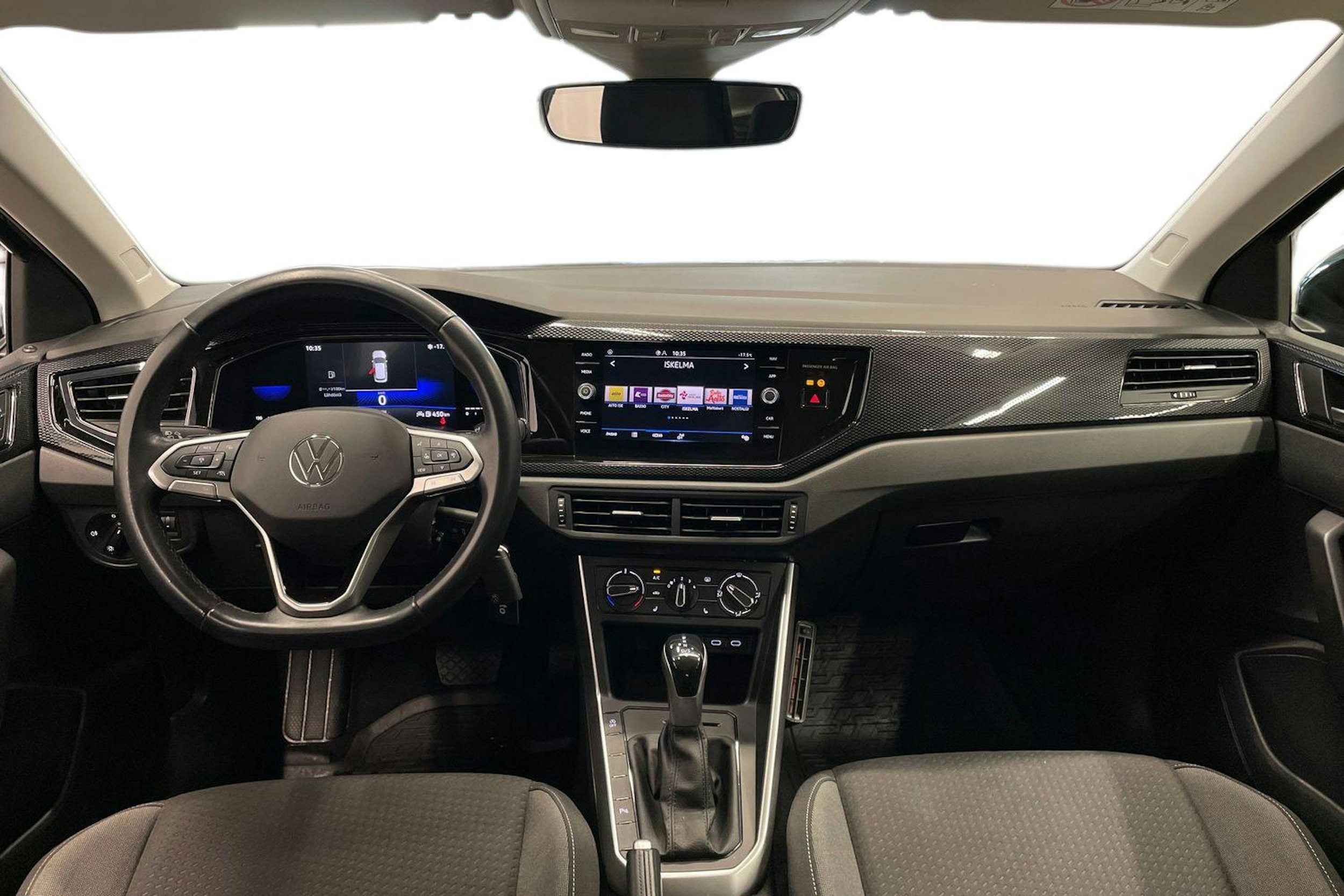 Musta Volkswagen Taigo 2022 kuva 9.