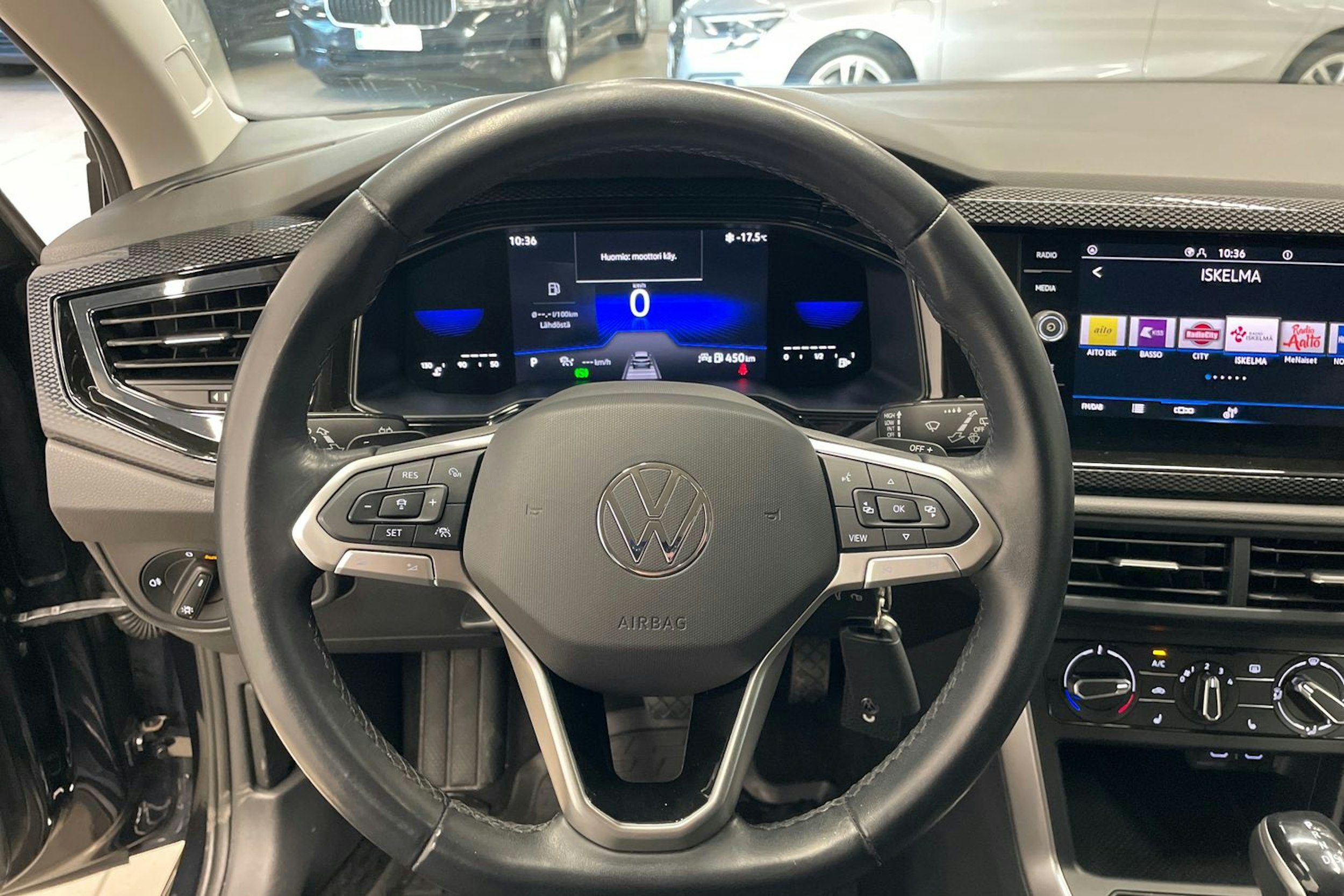 Musta Volkswagen Taigo 2022 kuva 14.