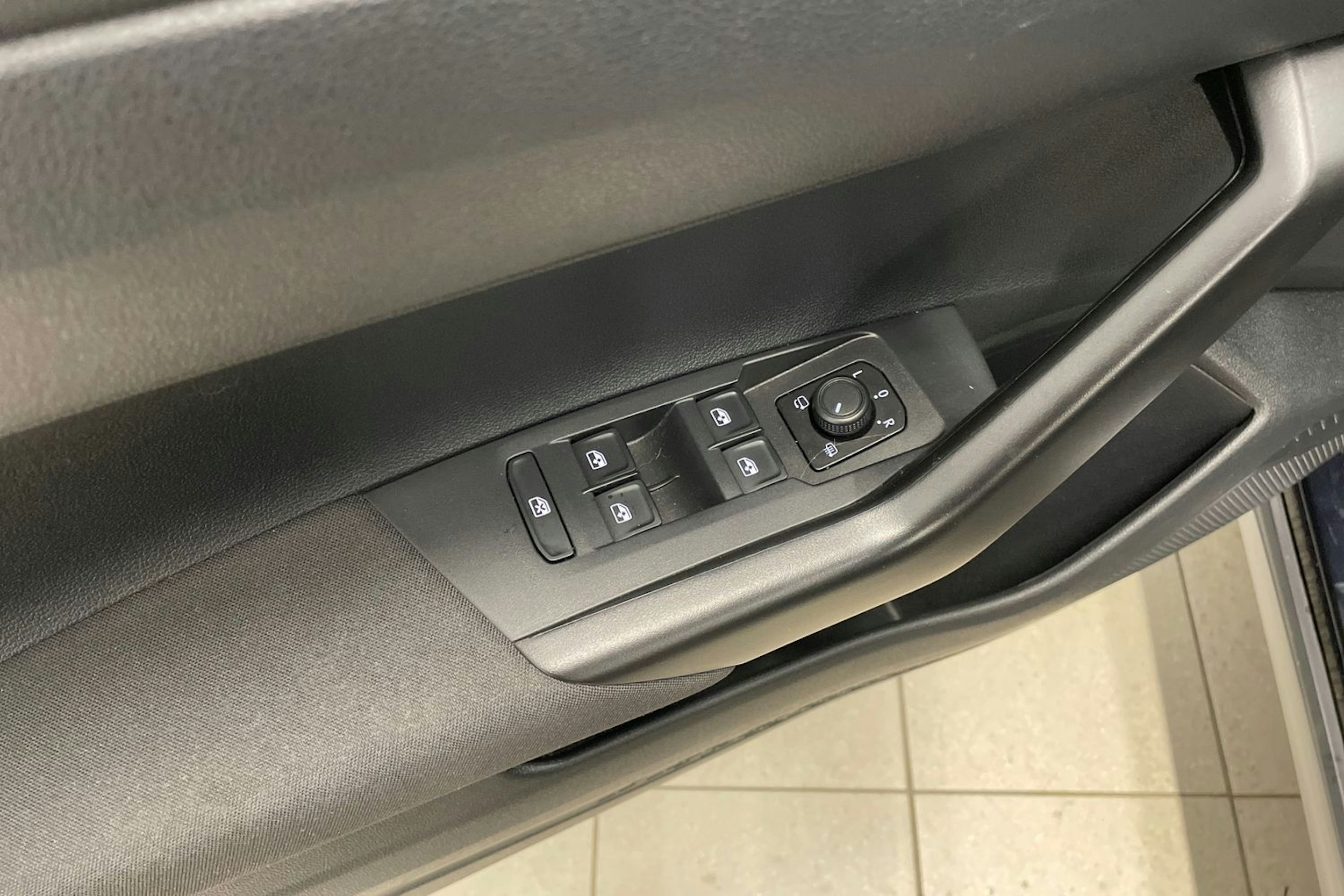 Musta Volkswagen Taigo 2022 kuva 20.