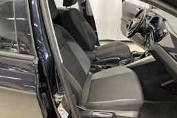 Musta Volkswagen Taigo 2022 kuva 22.