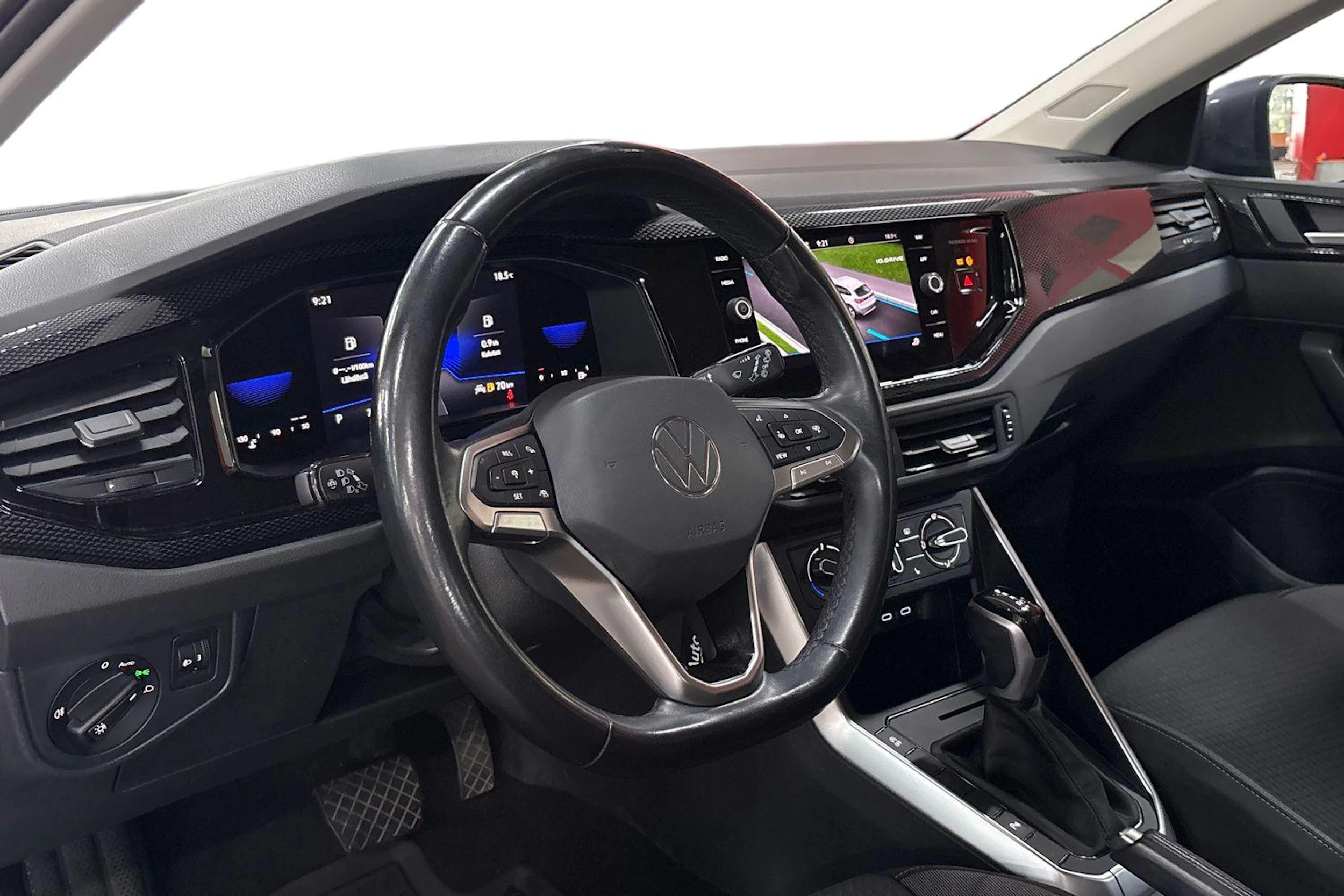 harmaa Volkswagen Taigo 2022 kuva 8.
