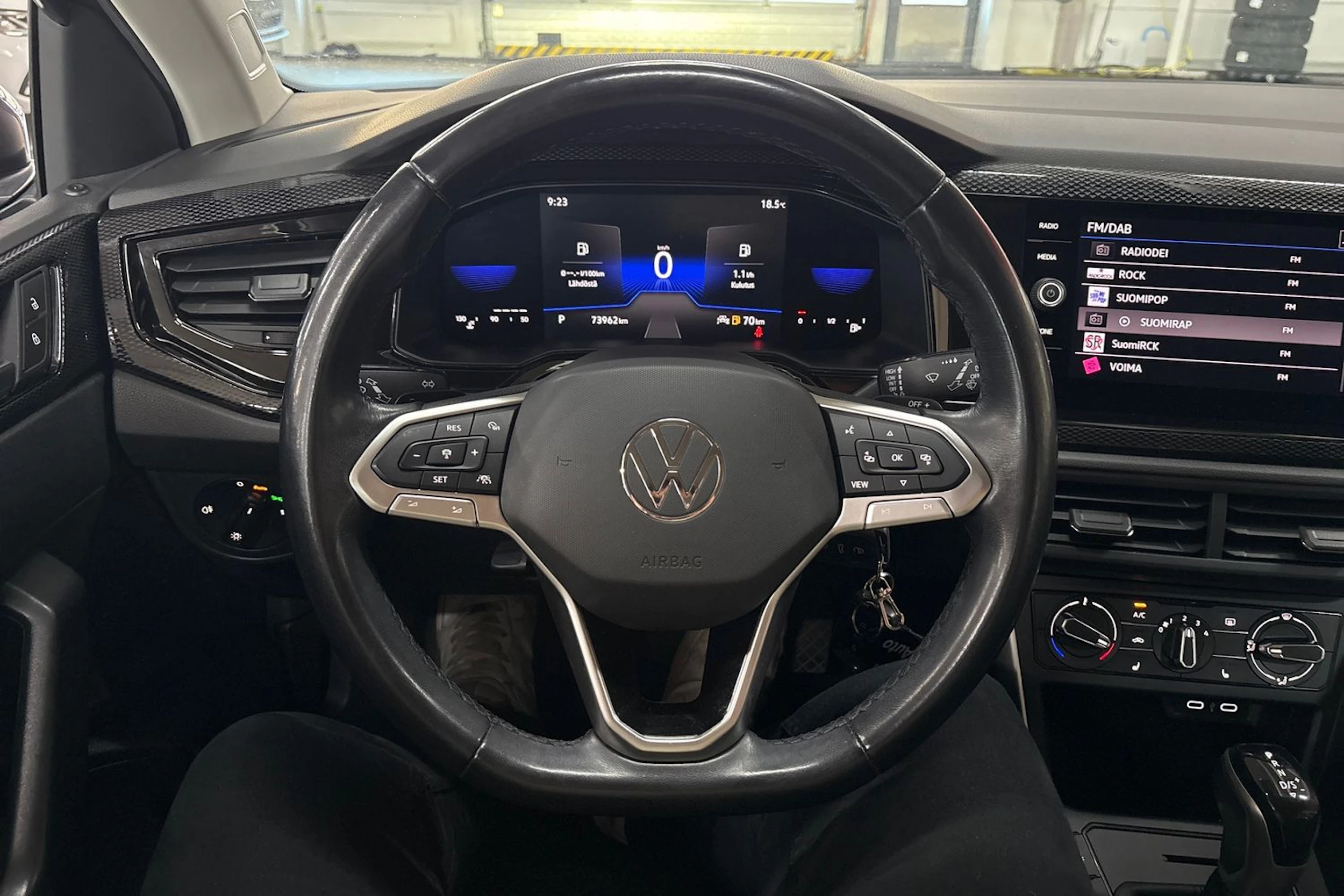 harmaa Volkswagen Taigo 2022 kuva 15.
