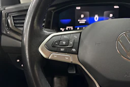 harmaa Volkswagen Taigo 2022 kuva 16.