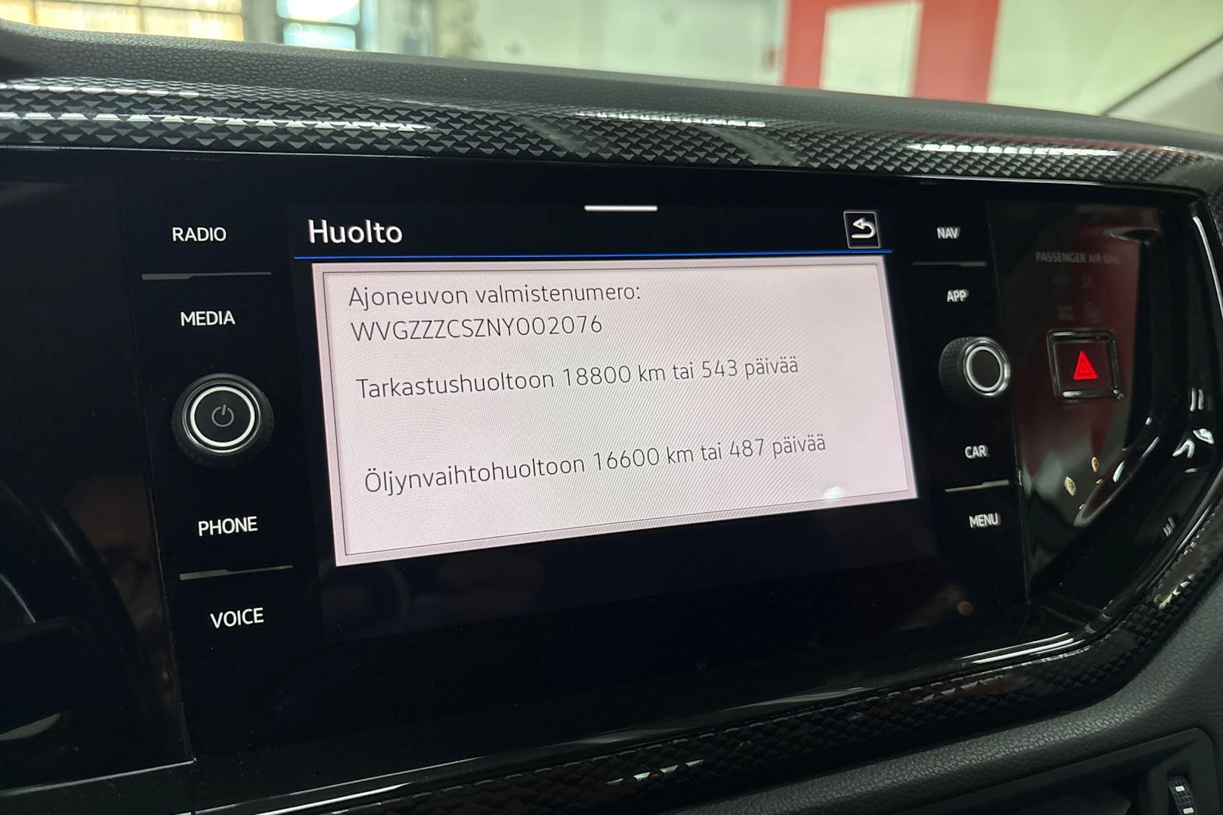 harmaa Volkswagen Taigo 2022 kuva 21.