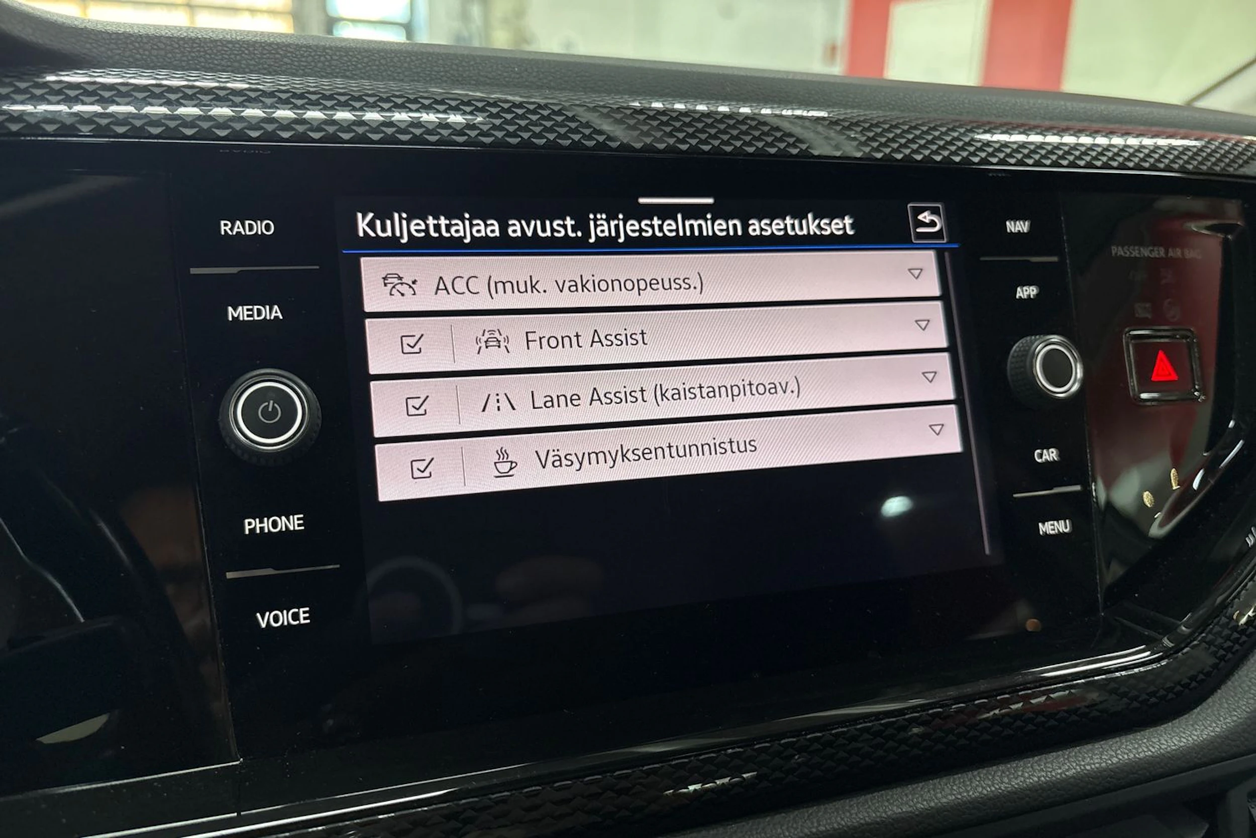 harmaa Volkswagen Taigo 2022 kuva 22.