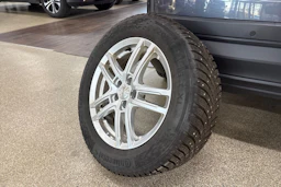 harmaa Volkswagen Taigo 2022 kuva 27.