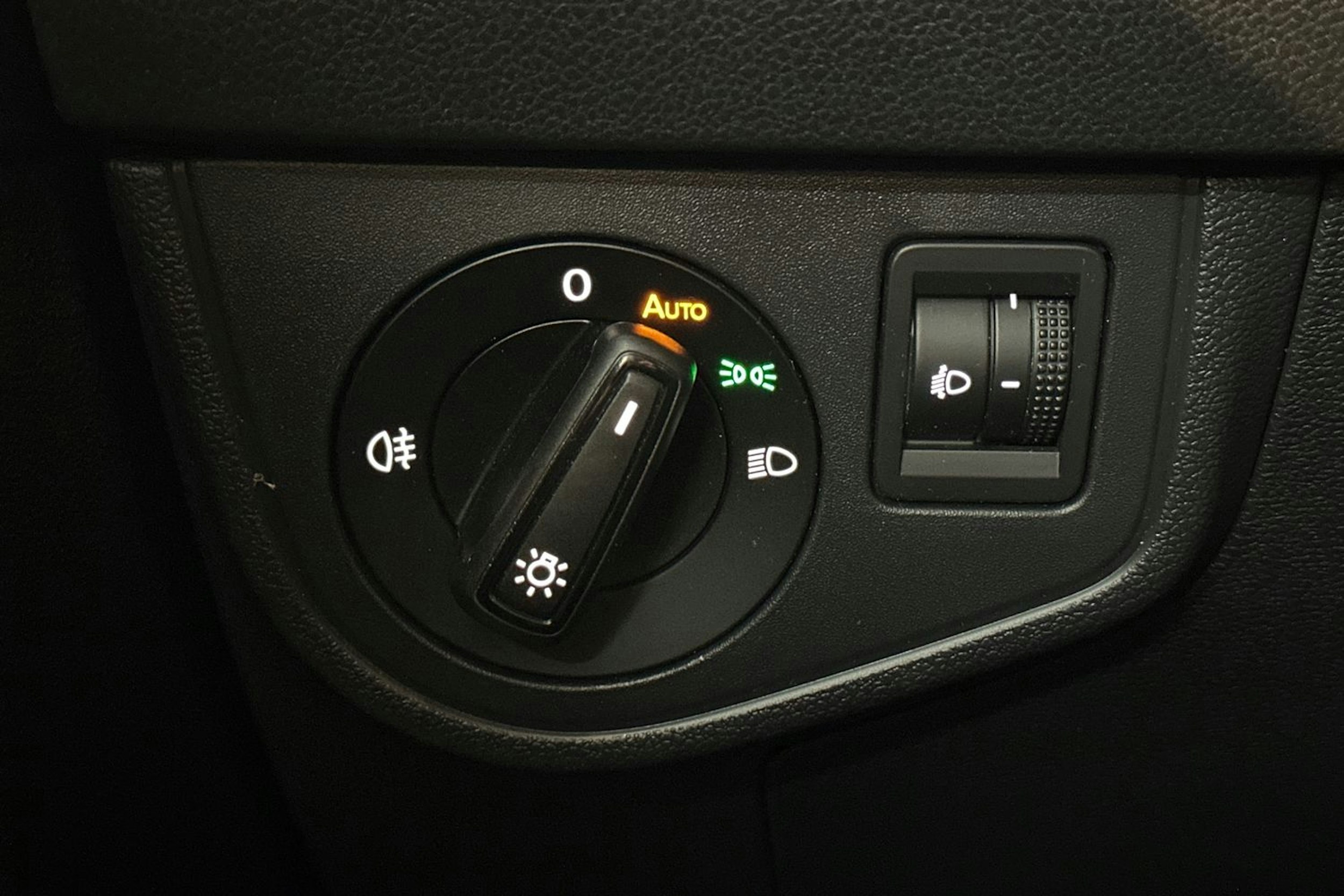 valkoinen Volkswagen Taigo 2022 kuva 25.