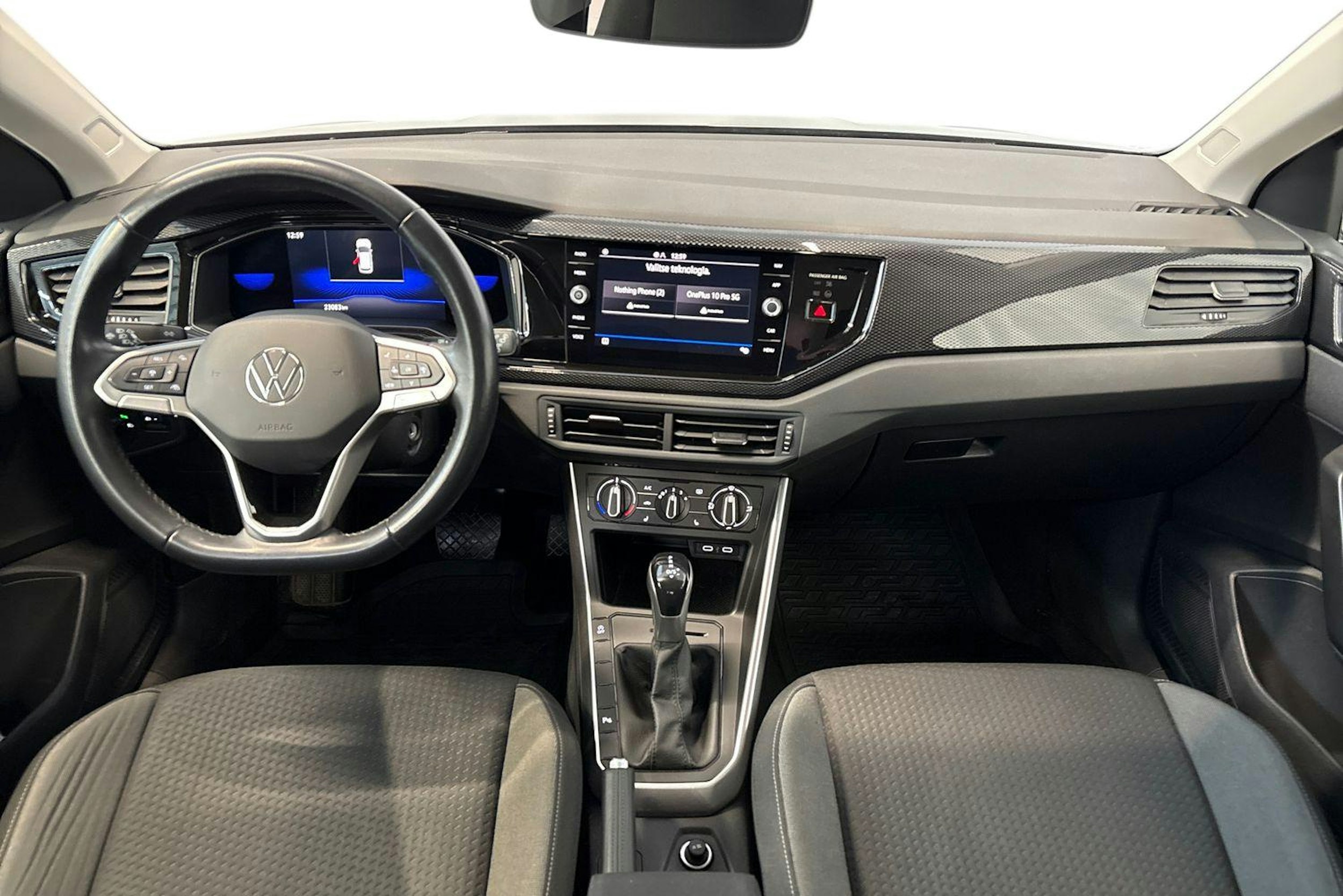 harmaa Volkswagen Taigo 2022 kuva 9.