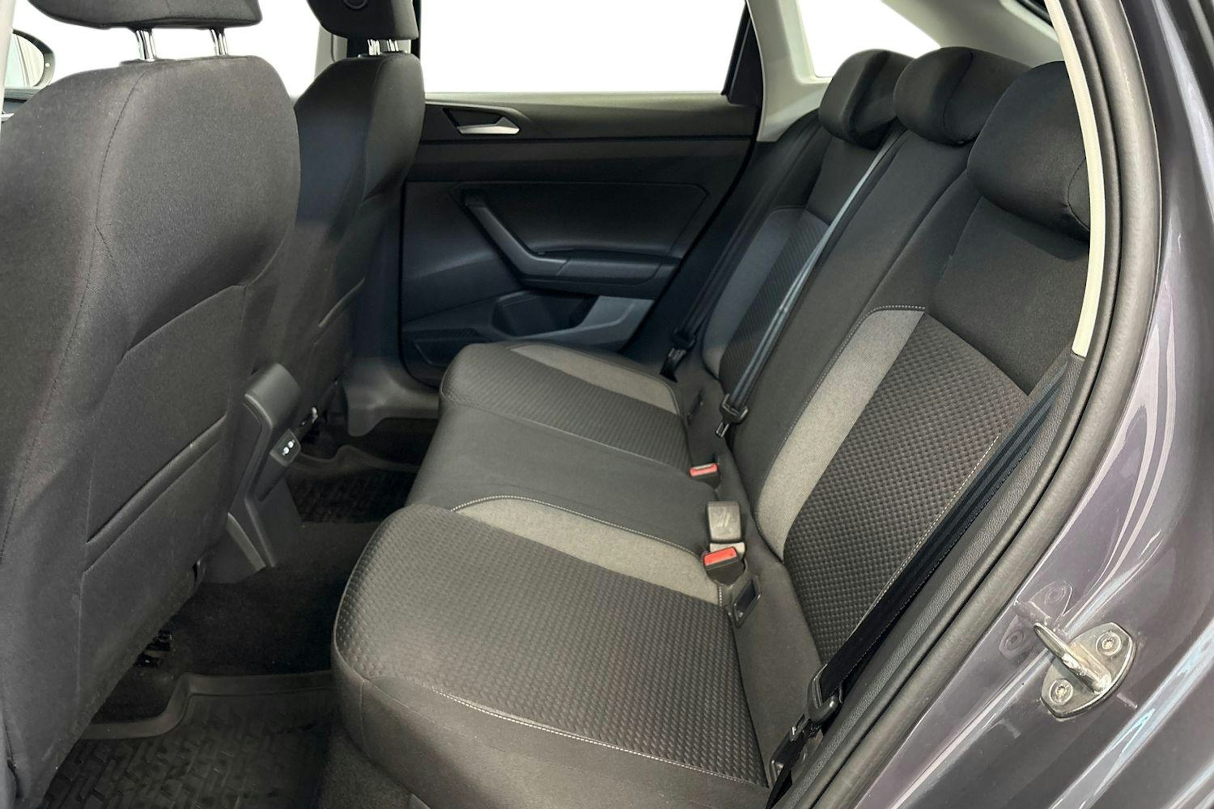 harmaa Volkswagen Taigo 2022 kuva 10.