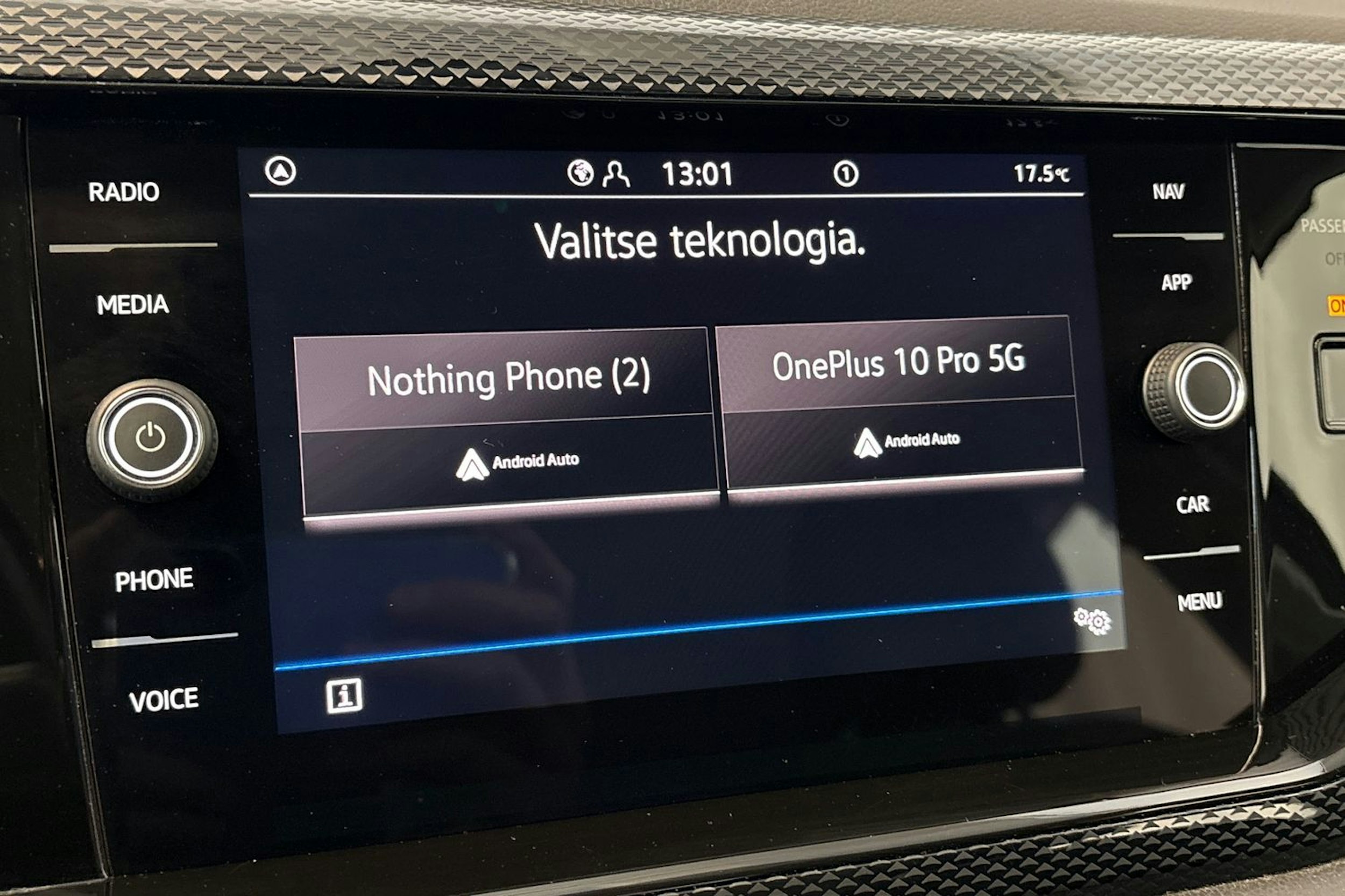 harmaa Volkswagen Taigo 2022 kuva 18.