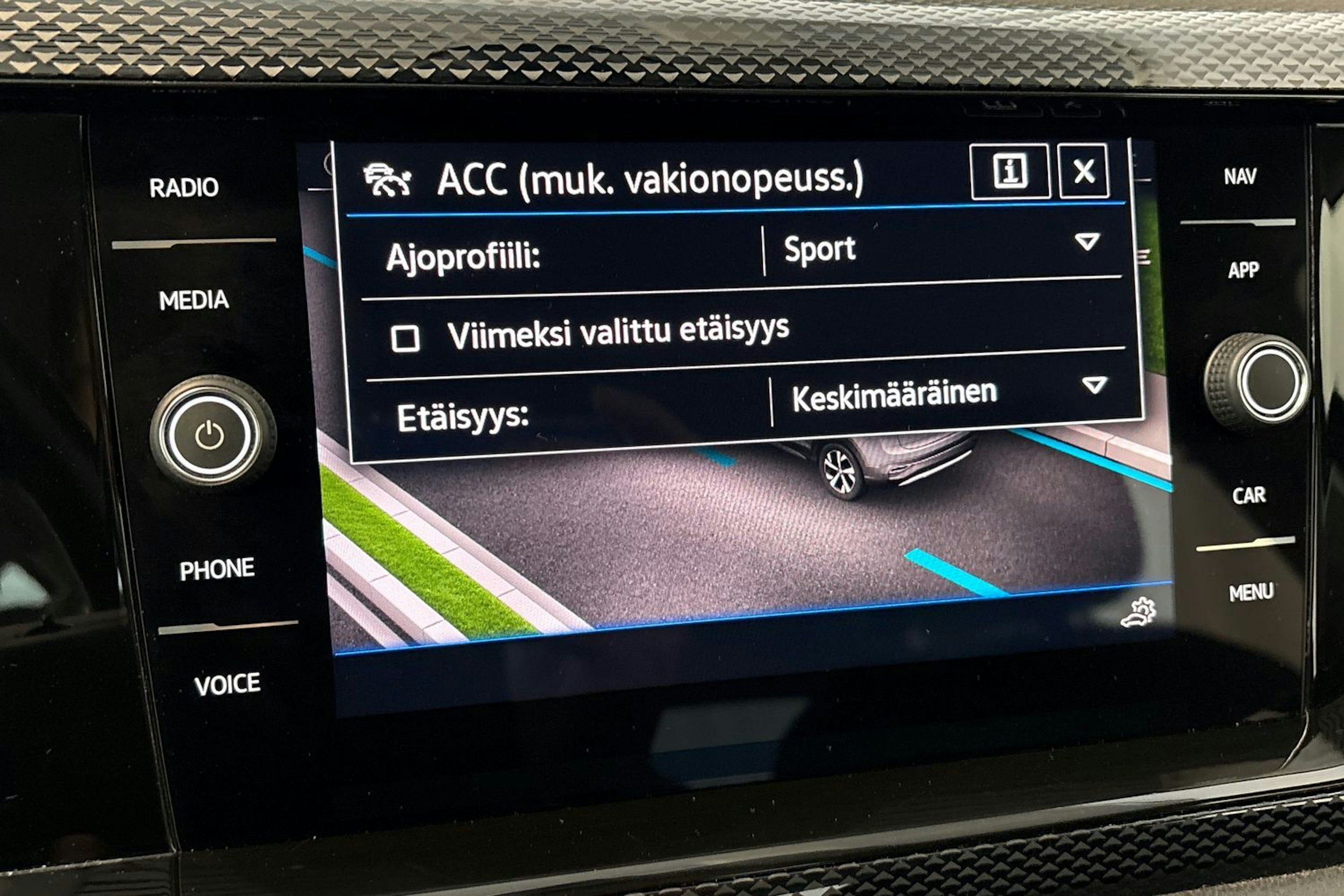 harmaa Volkswagen Taigo 2022 kuva 21.